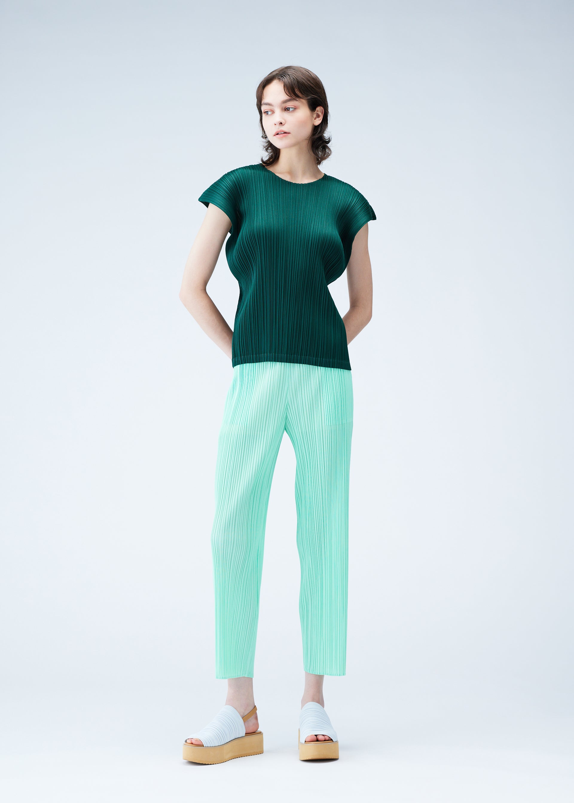 PLEATS PLEASE ISSEY MIYAKE – isseymiyake.com