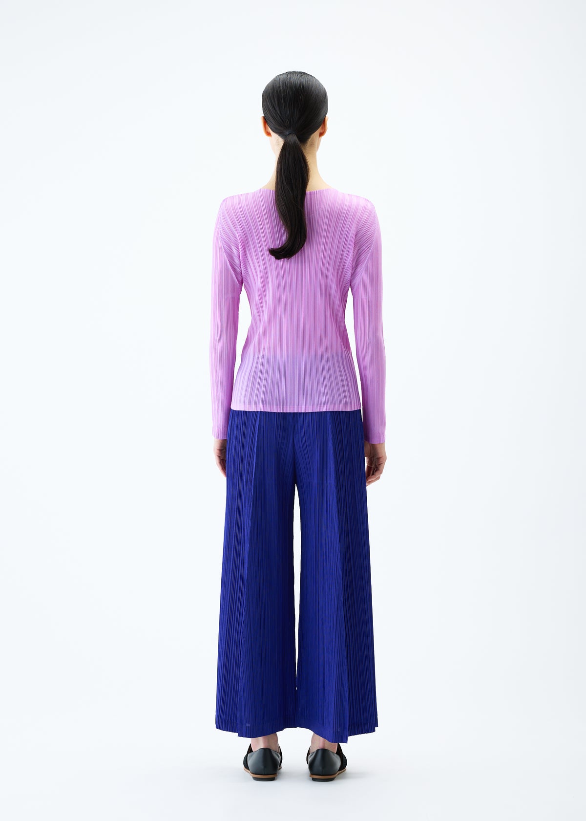 RIB PLEATS JANUARY – isseymiyake.com