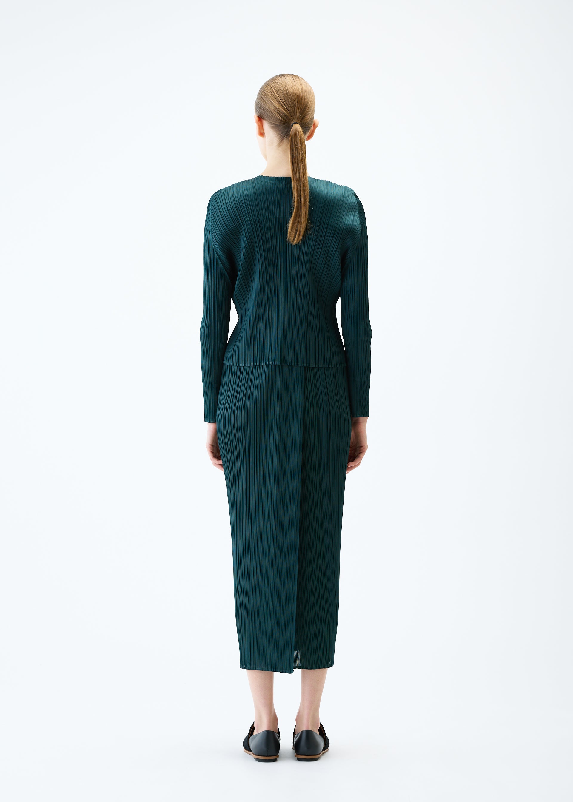 MERRY BICOLOR – isseymiyake.com