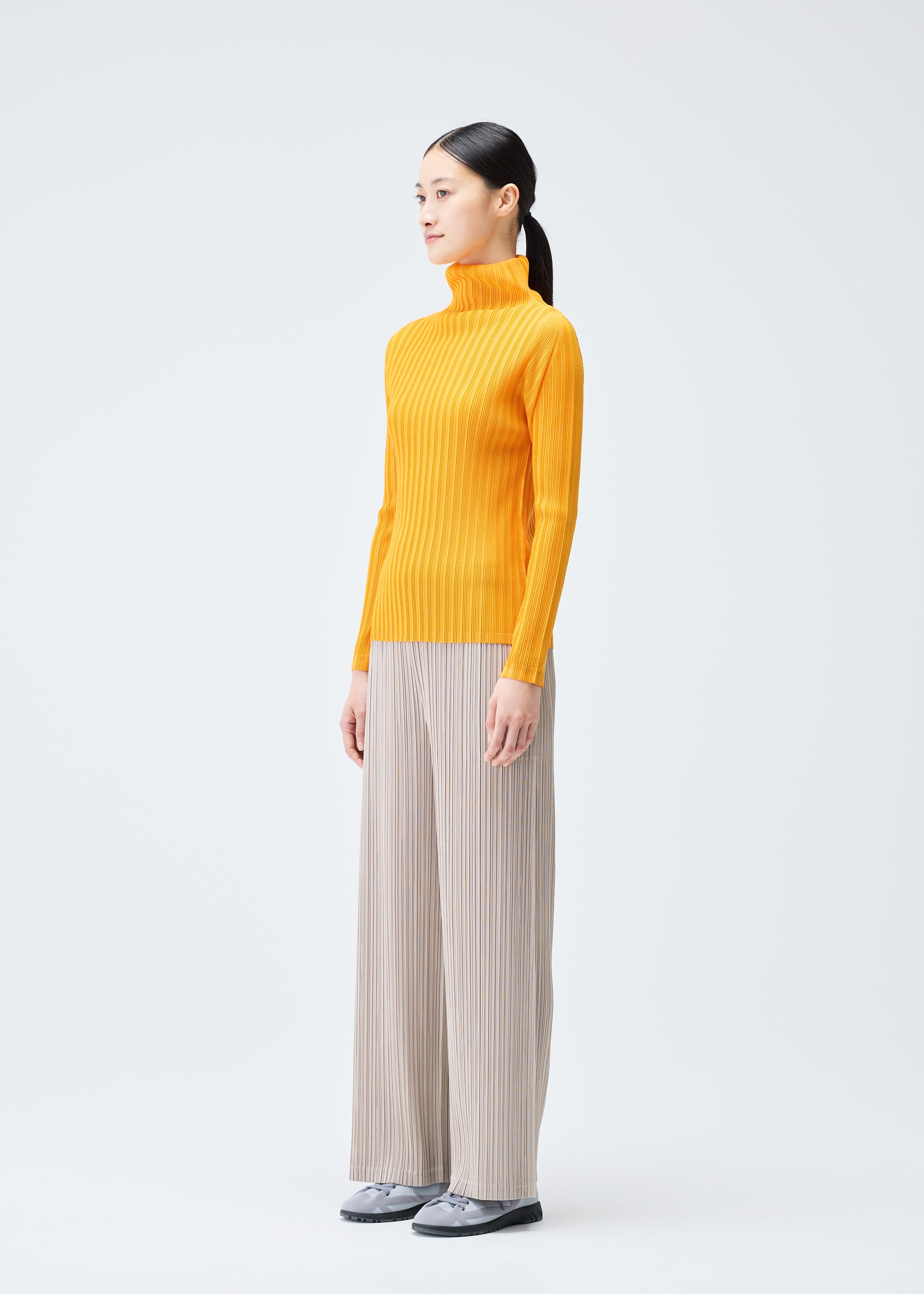 RIB PLEATS DECEMBER – isseymiyake.com