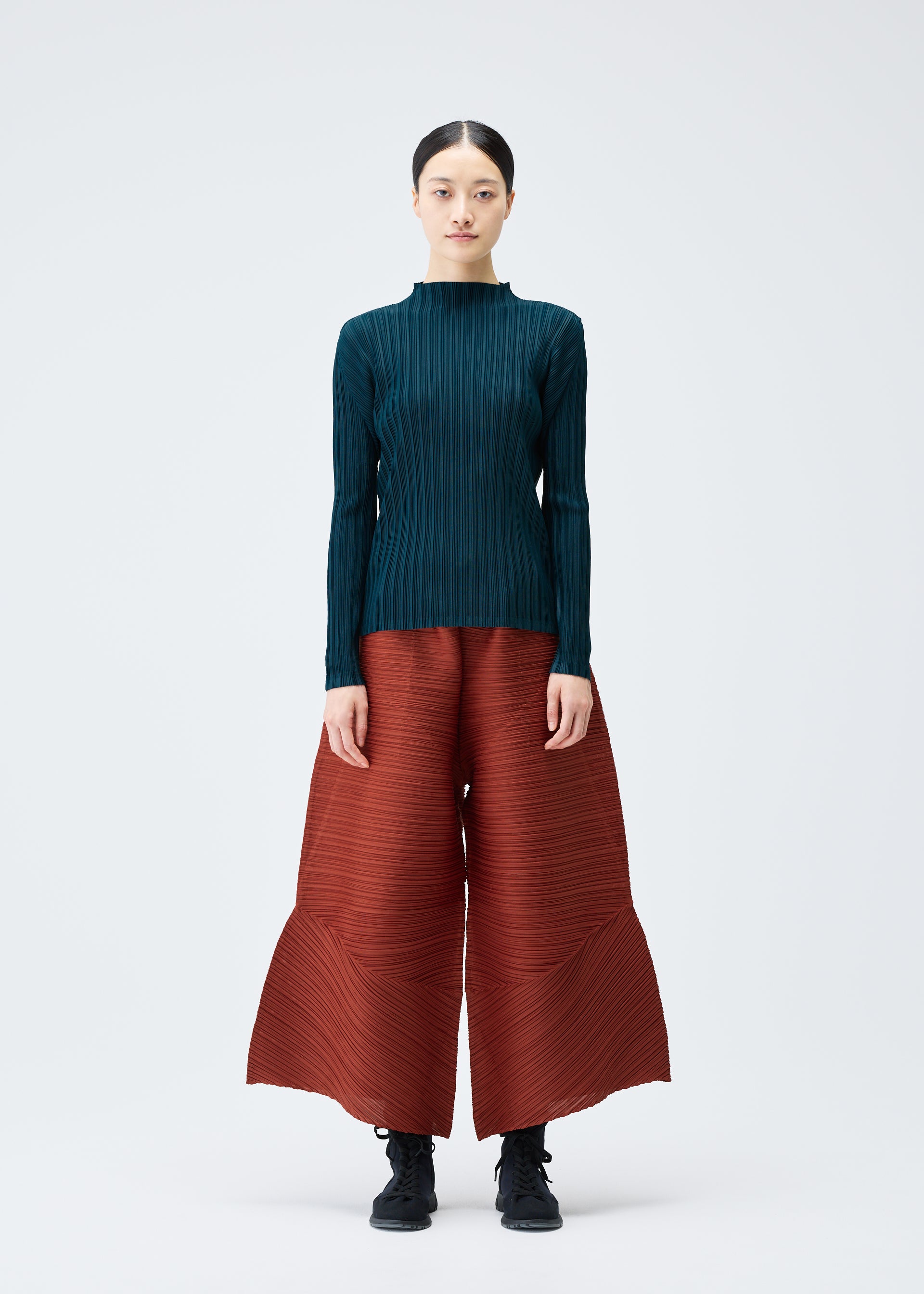PLEATS PLEASE ISSEY MIYAKE LOOK 45 – isseymiyake.com