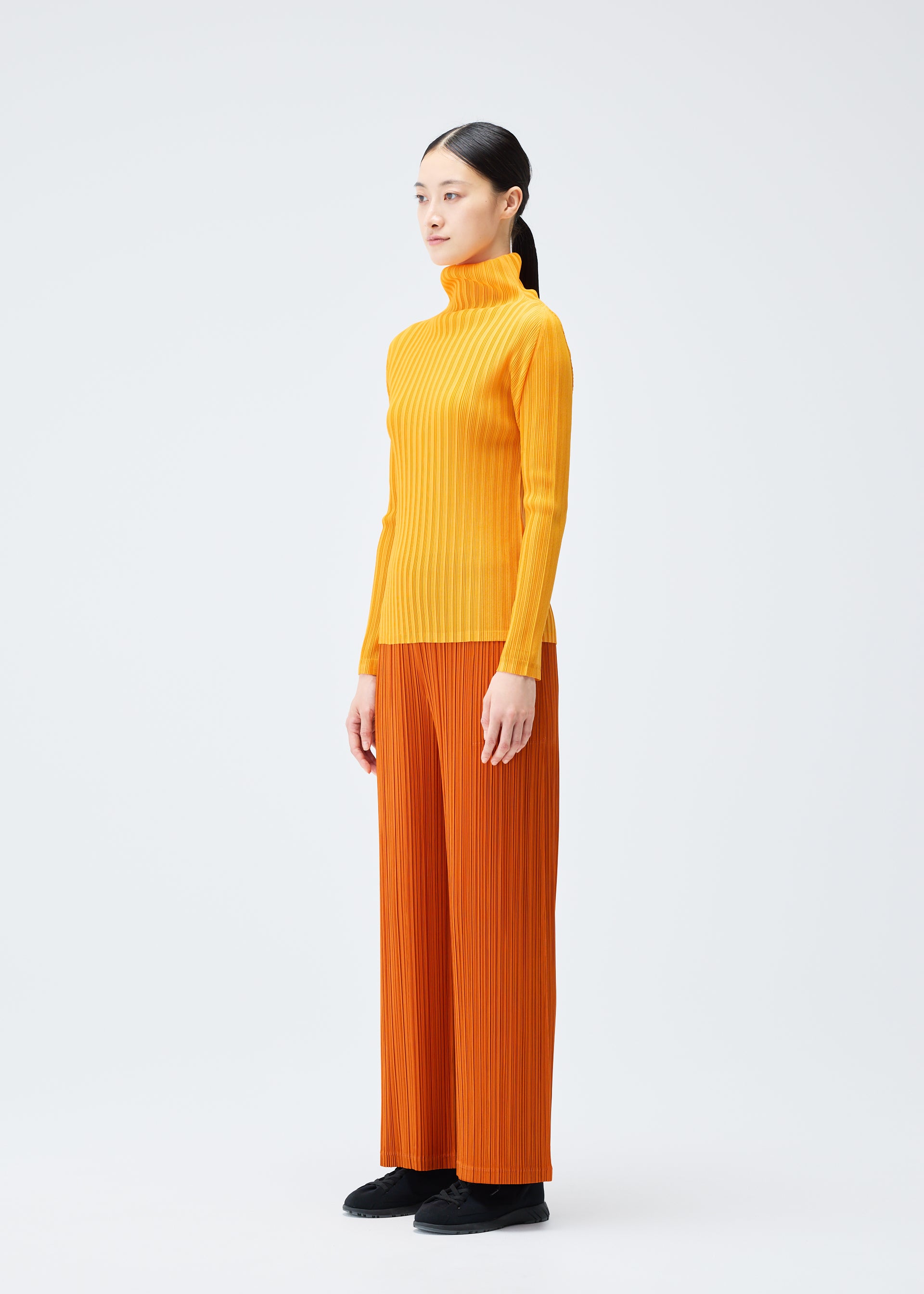 LOOP BOTTOMS – isseymiyake.com