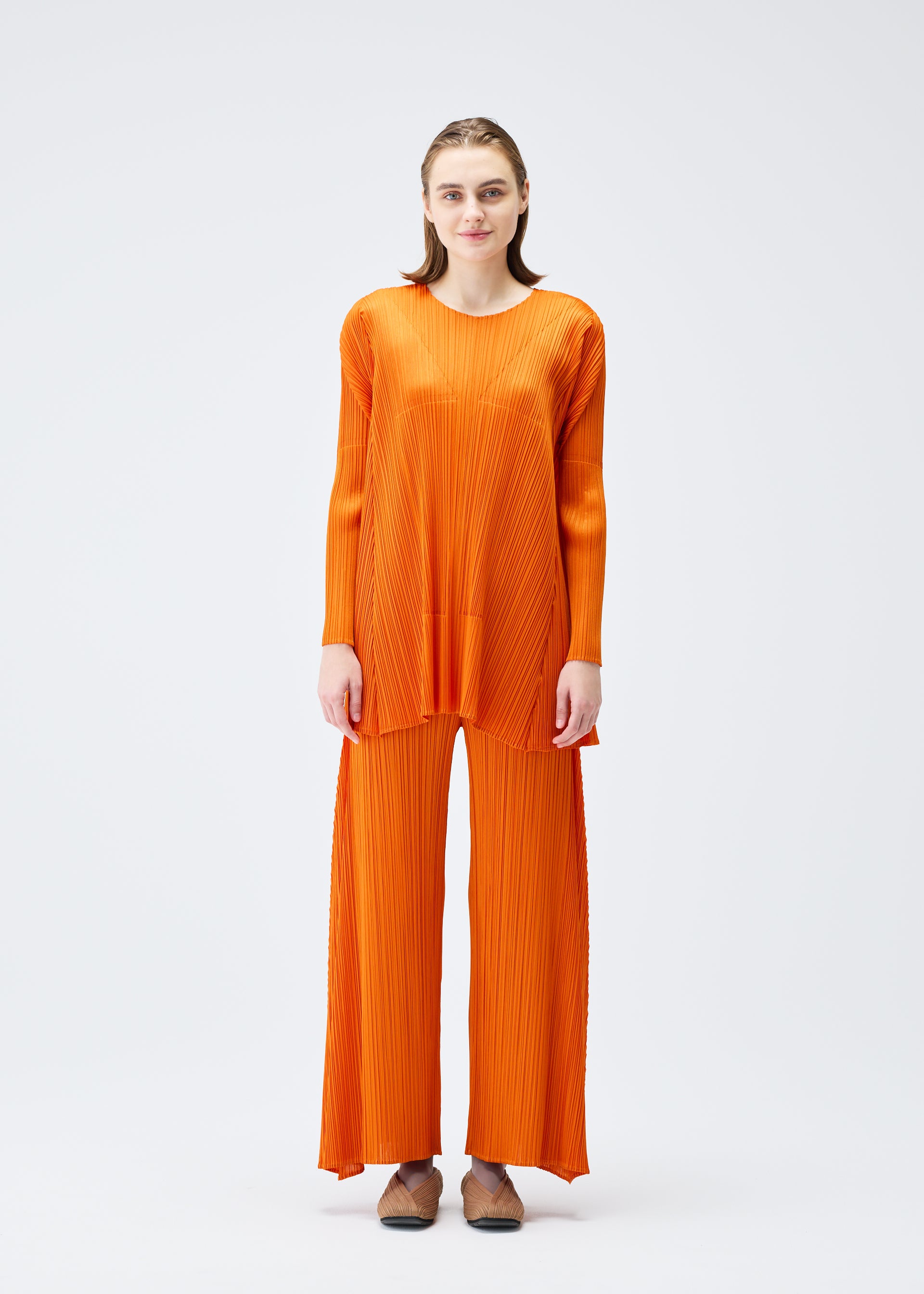 EFFICIENT SQUARE 2 – isseymiyake.com