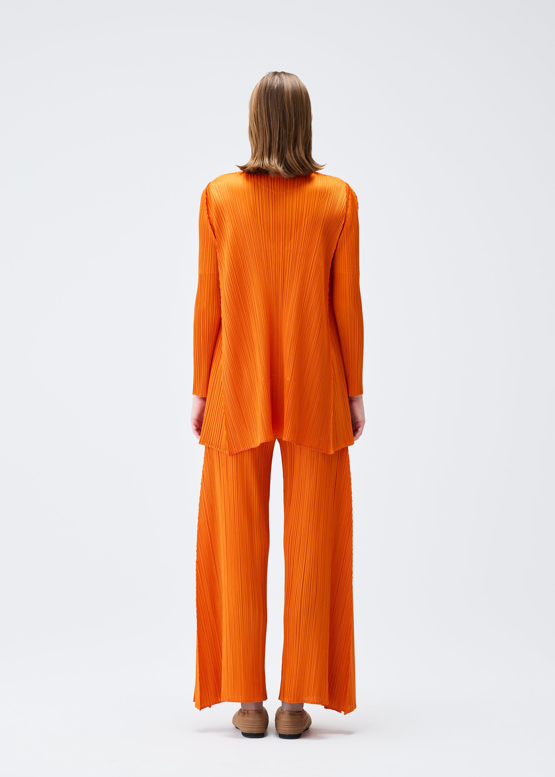 EFFICIENT SQUARE 2 – isseymiyake.com