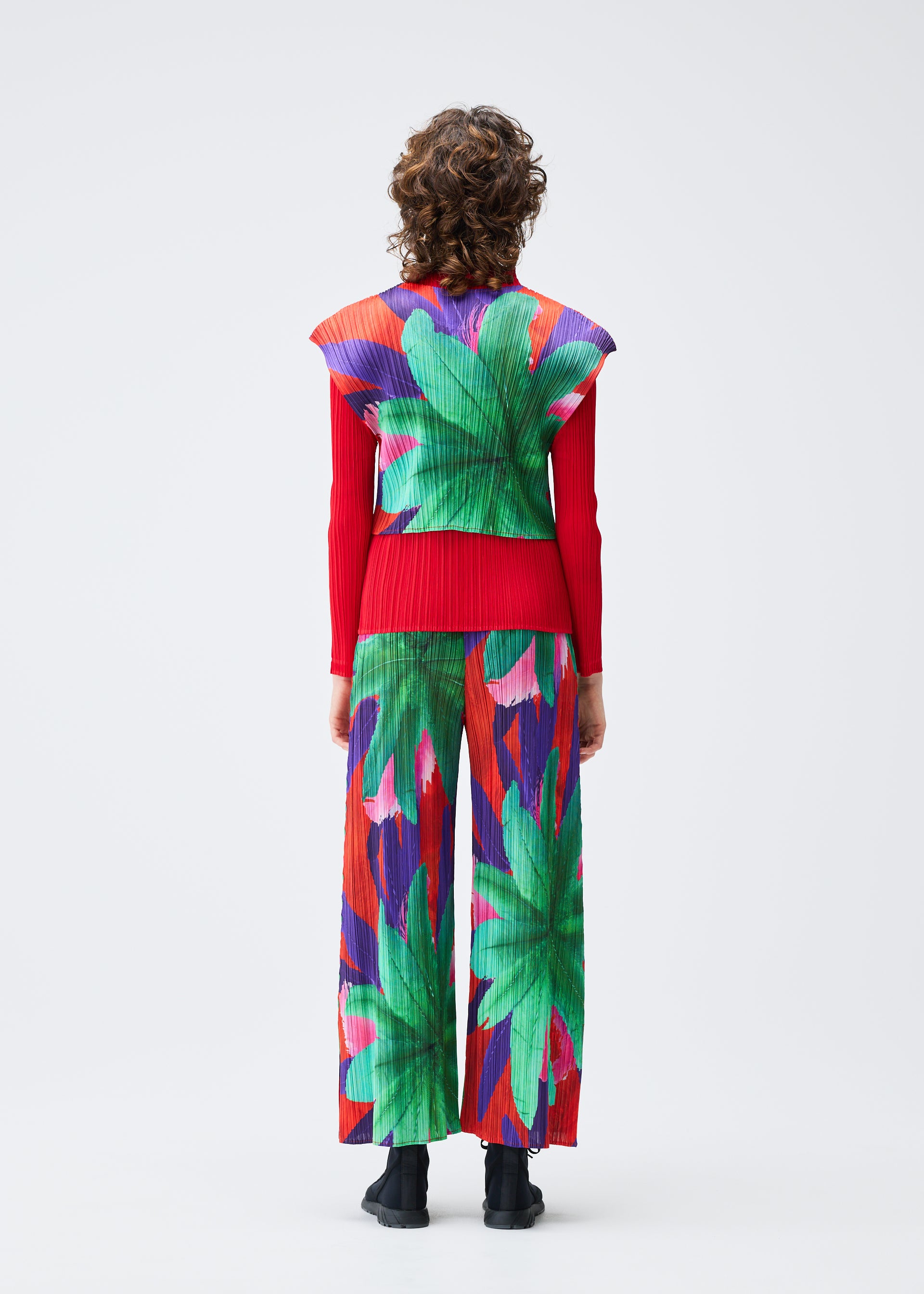 CARNIVAL – isseymiyake.com
