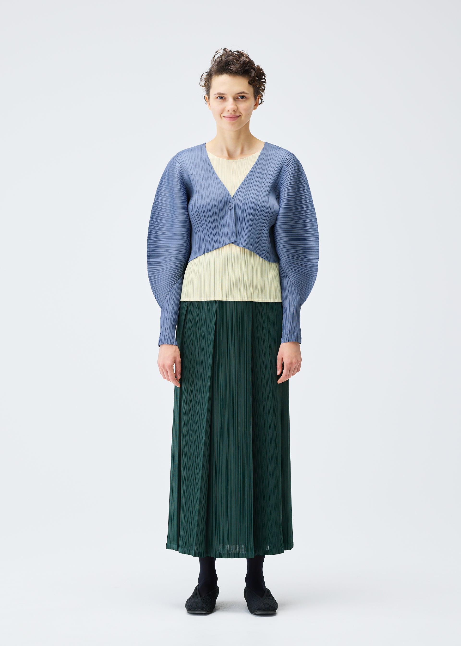 PLEATS PLEASE ISSEY MIYAKE – isseymiyake.com