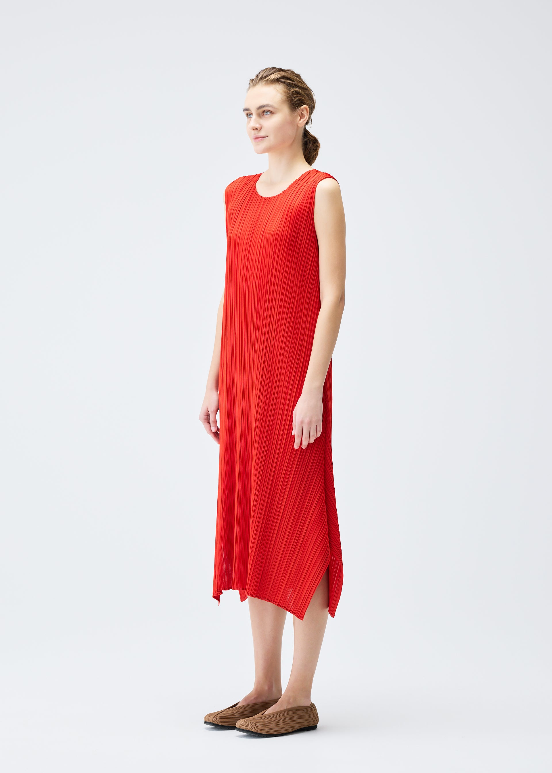 MONTHLY COLORS : JULY – isseymiyake.com