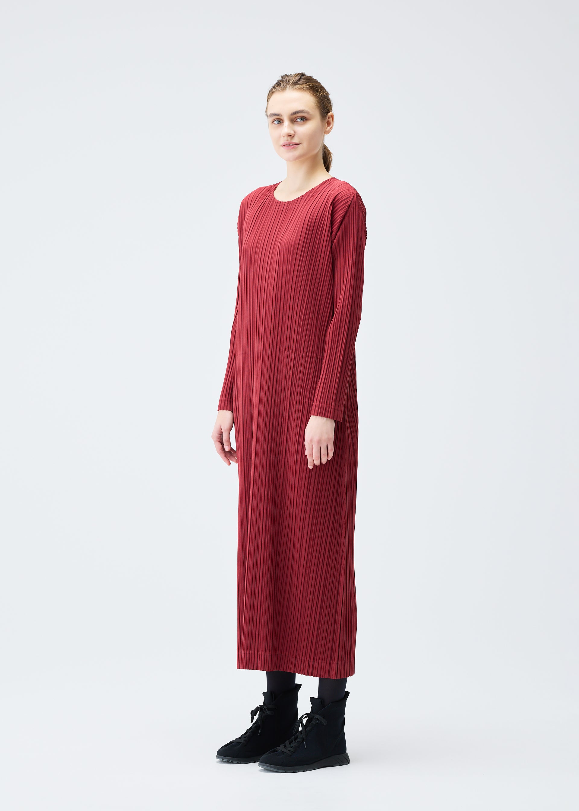 WOOL PLEATS – isseymiyake.com