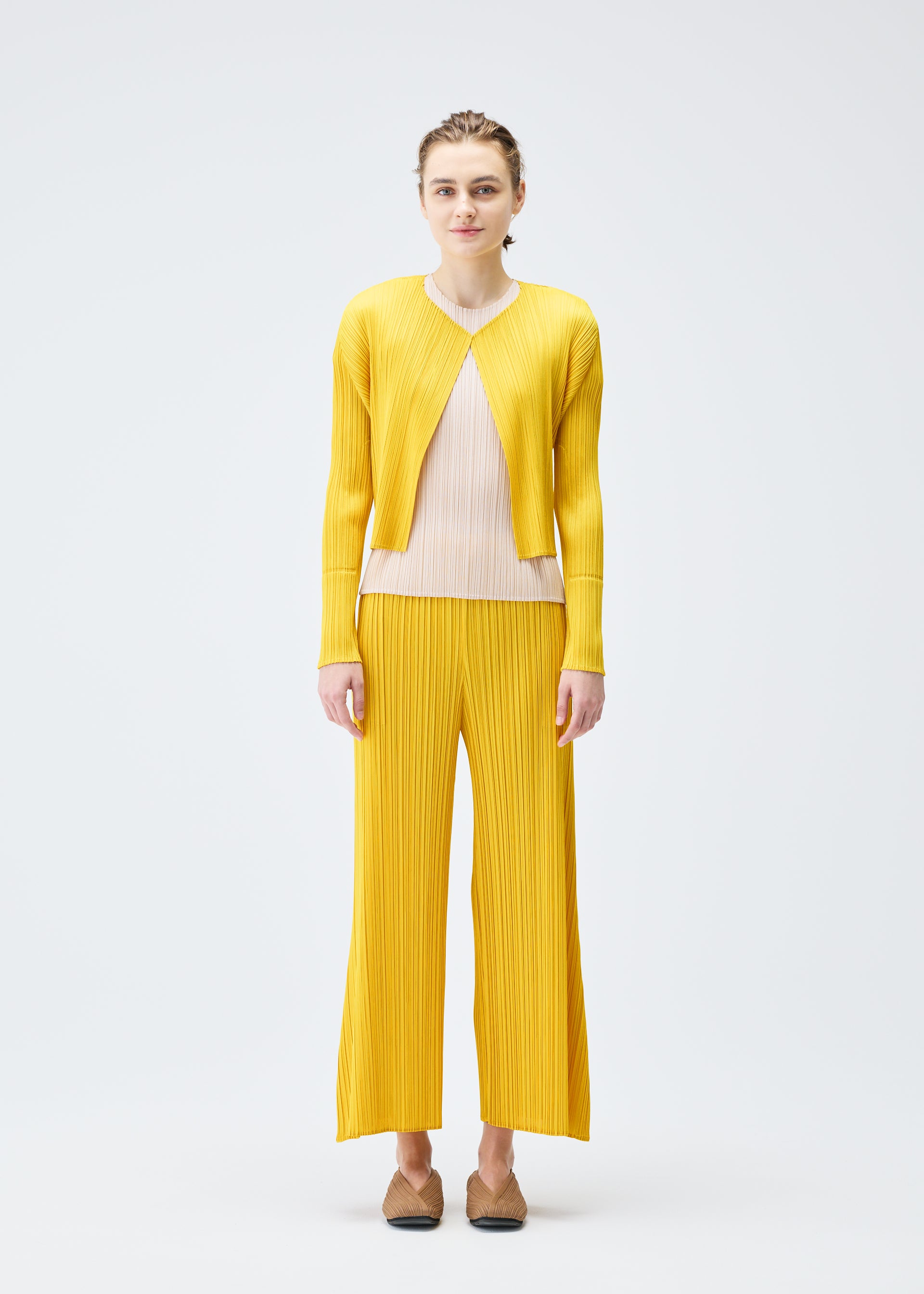 PLEATS PLEASE ISSEY MIYAKE – isseymiyake.com