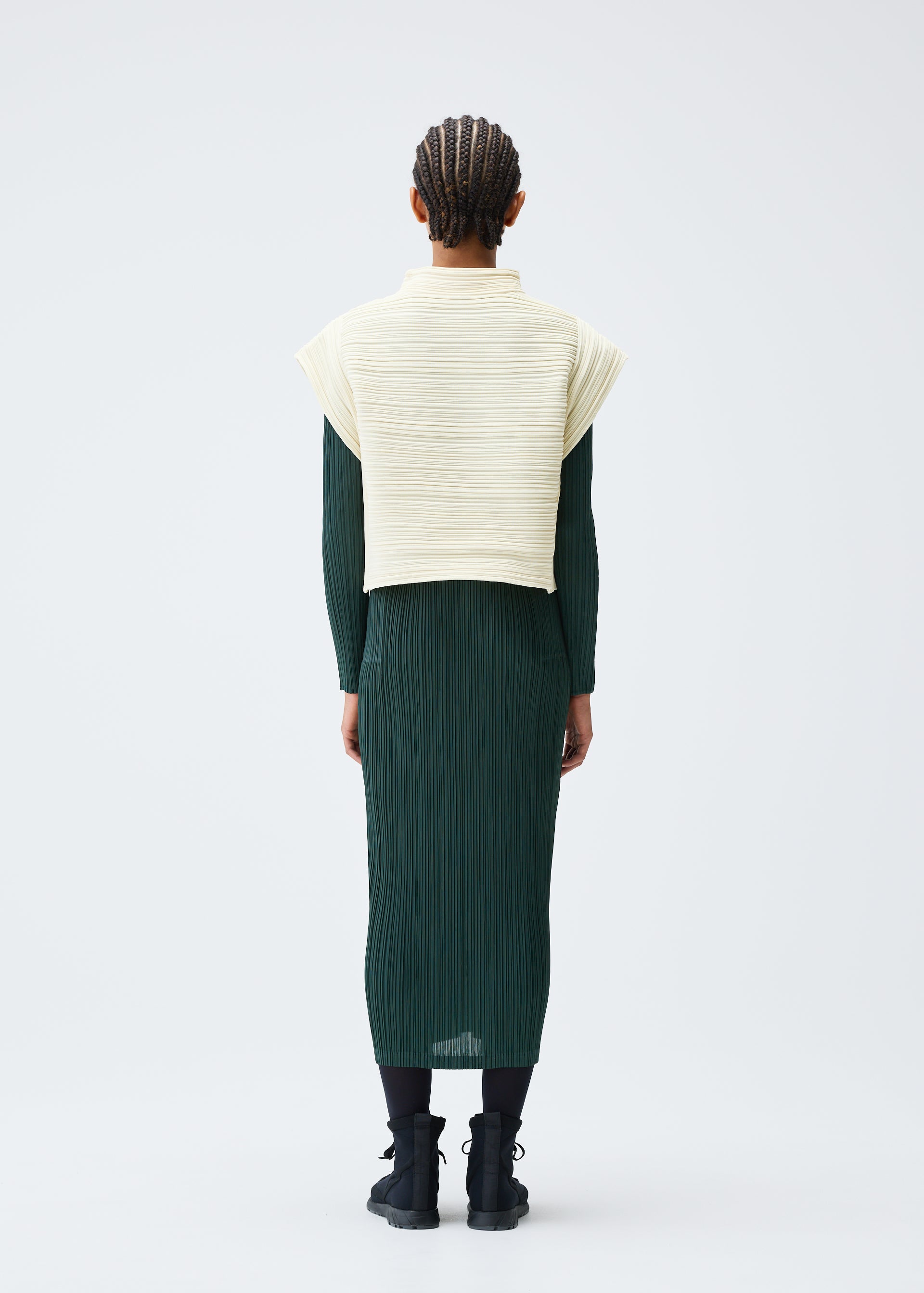 うめ CREPE KNIT – isseymiyake.com