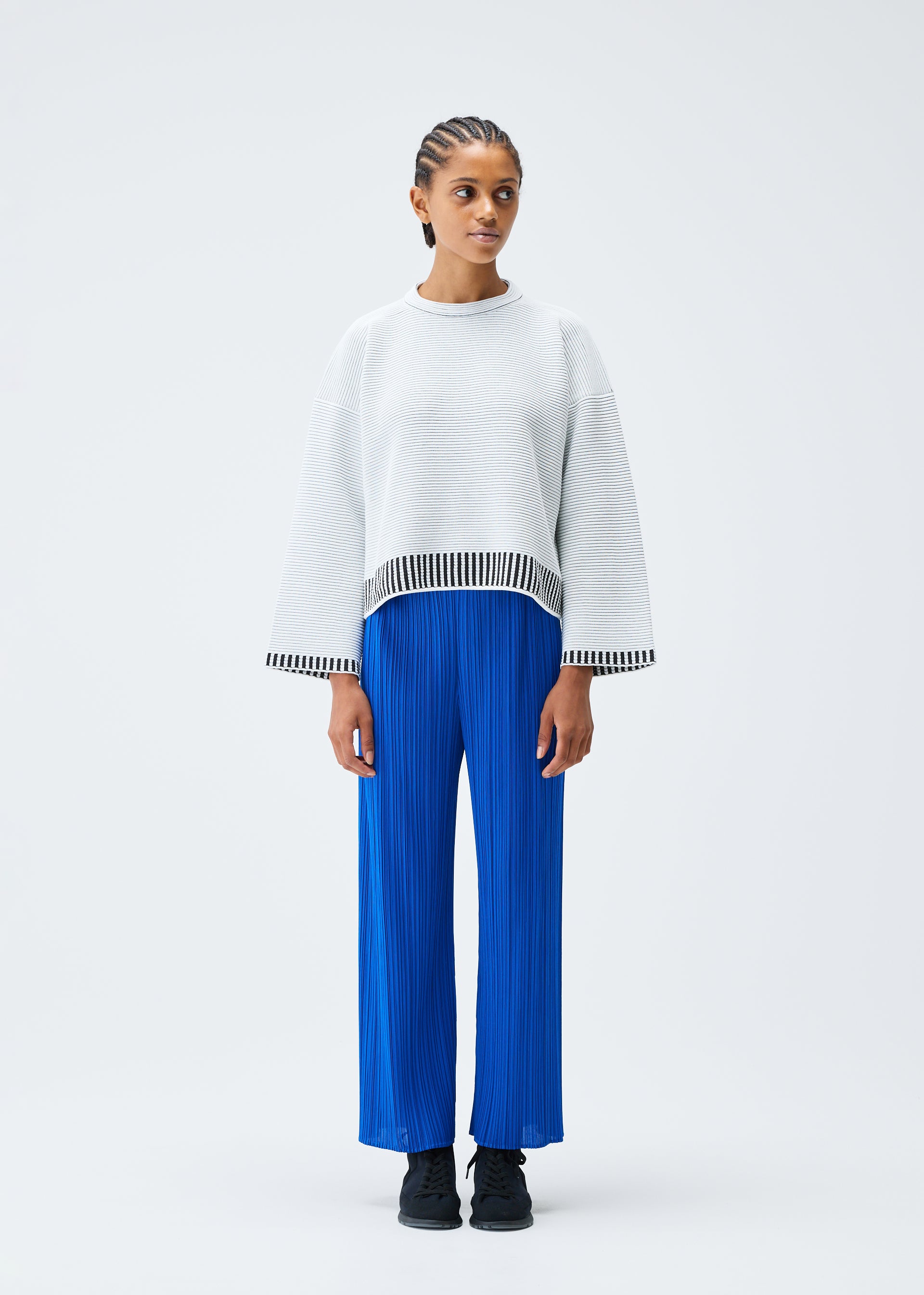 ISSEY MIYAKE◆ニット・セーター(薄手)/M/ポリエステル/WHT/IM82-FJ907 アイテムのご紹介「SEAMLESS WASHI KNIT」 – isseymiyake.com