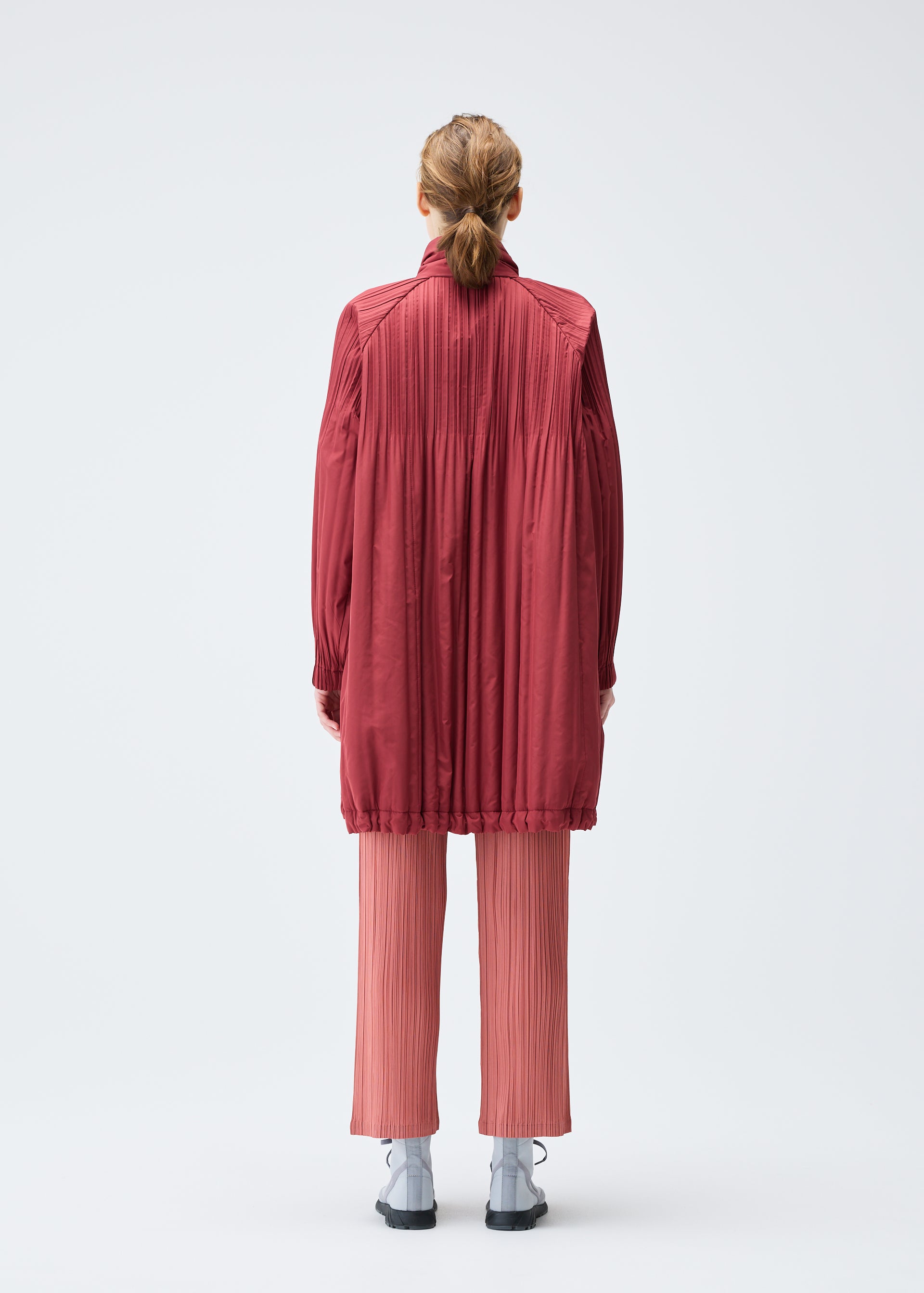 PADDED PLEATS COAT – isseymiyake.com