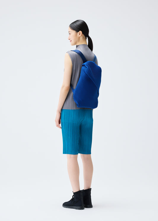BIAS PLEATS BACKPACK、バッグ&財布_バックパック、着用画像1