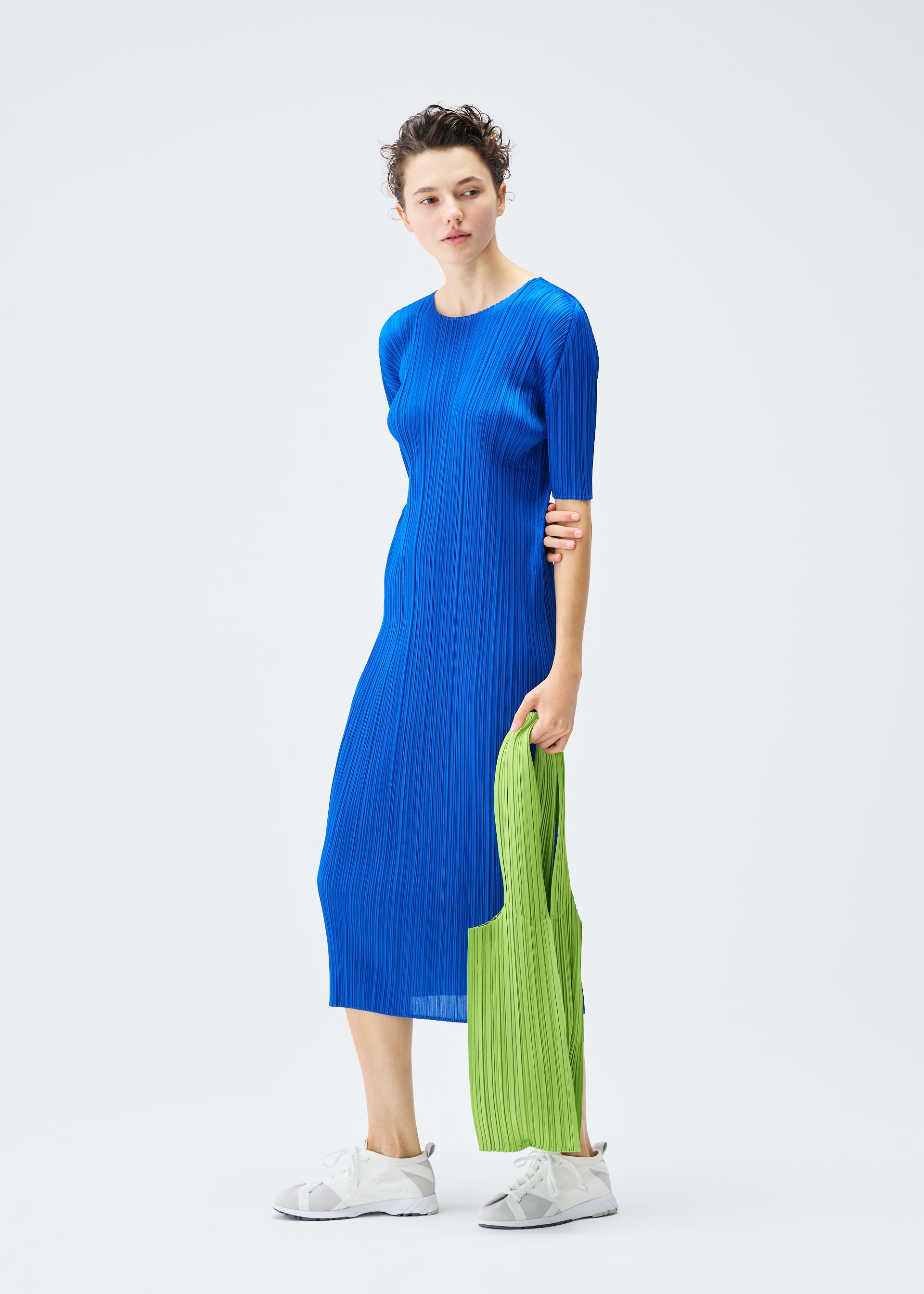 SHIFT PLEATS BAG、バッグ&財布_トートバッグ、着用画像1
