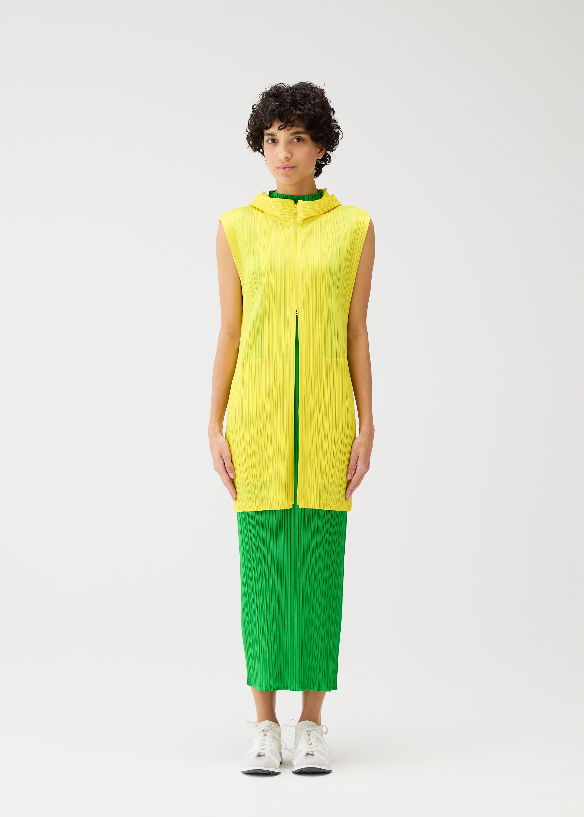 MONTHLY COLORS : APRIL – isseymiyake.com