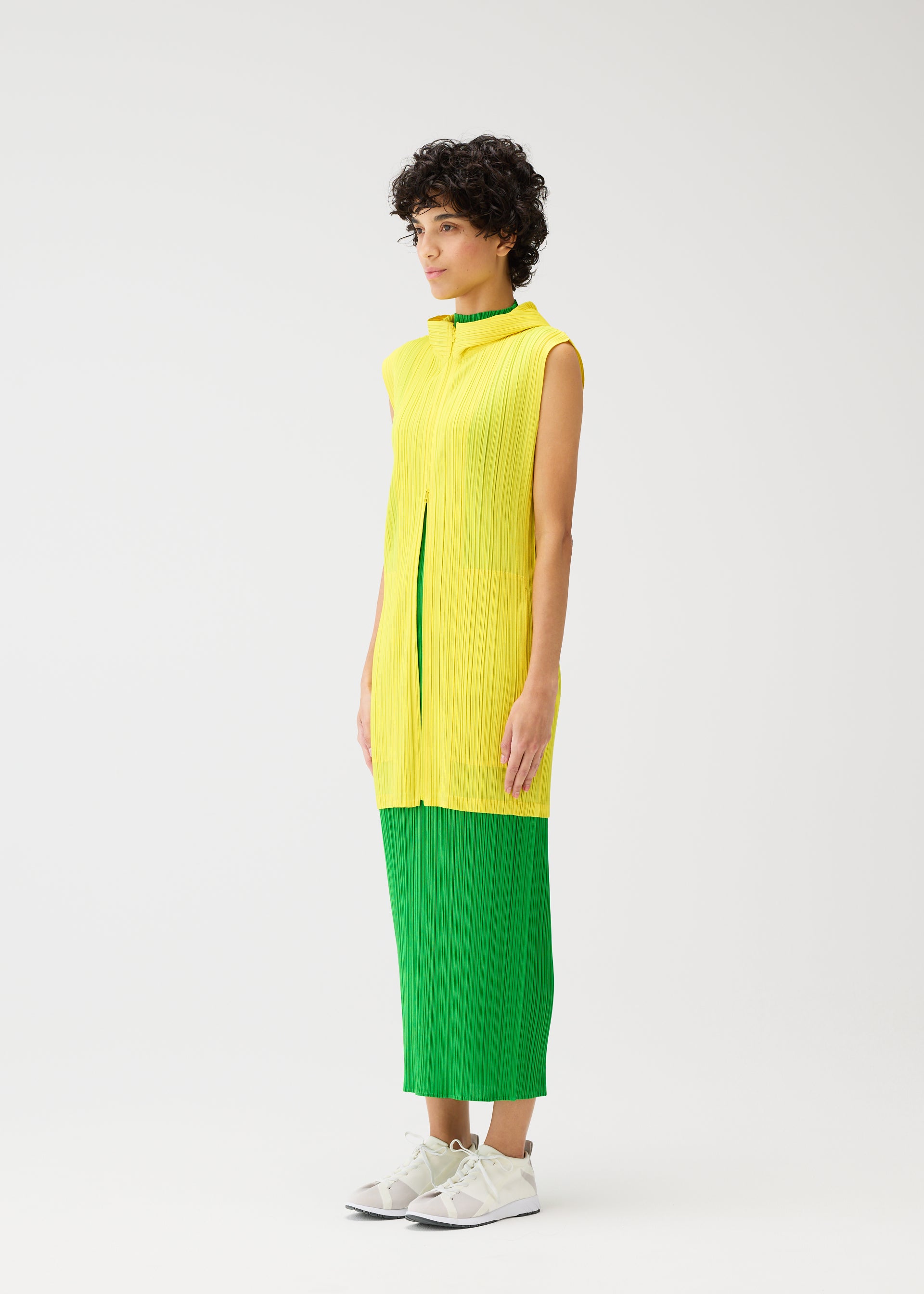 MONTHLY COLORS : APRIL – isseymiyake.com