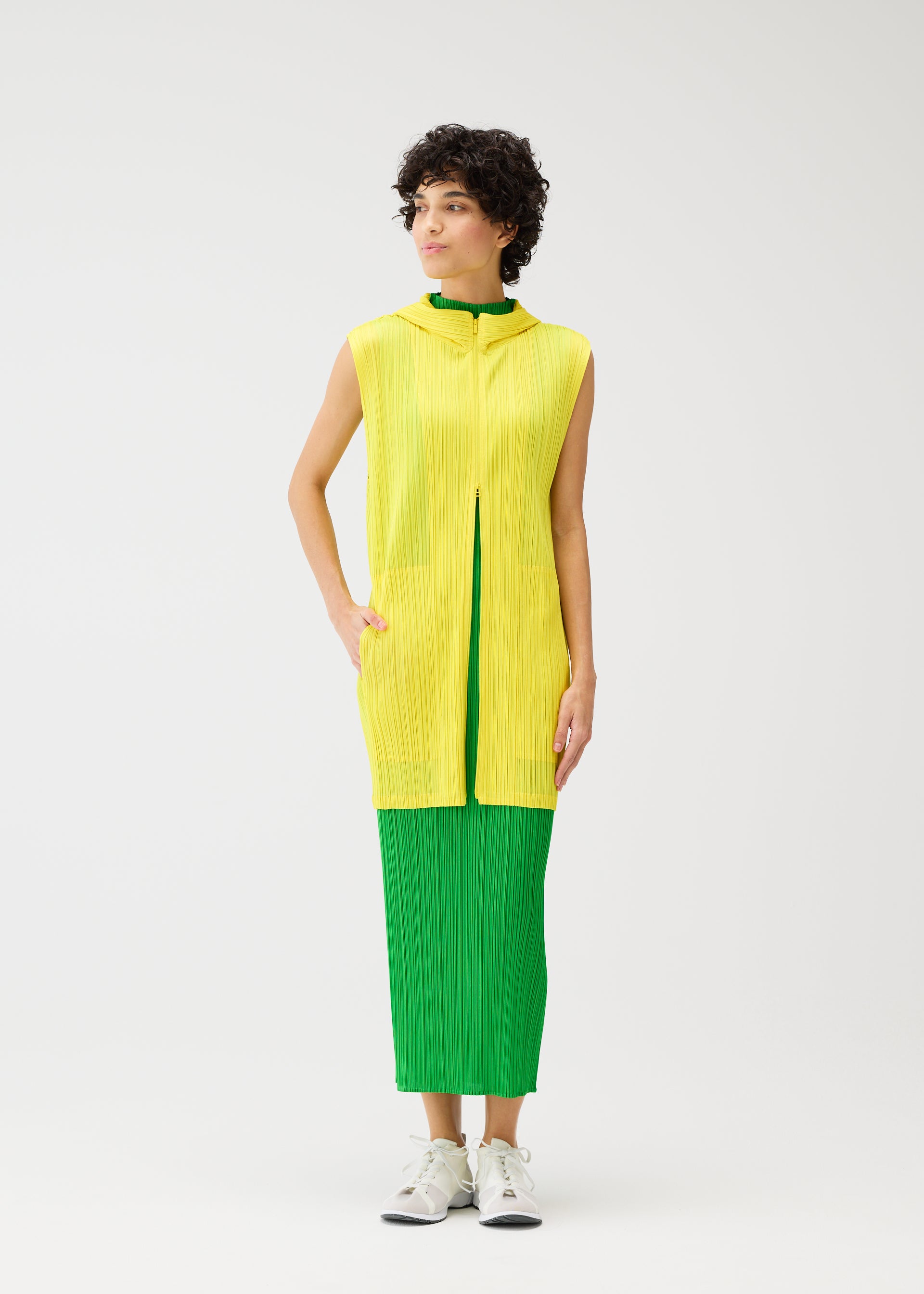 MONTHLY COLORS : APRIL – isseymiyake.com