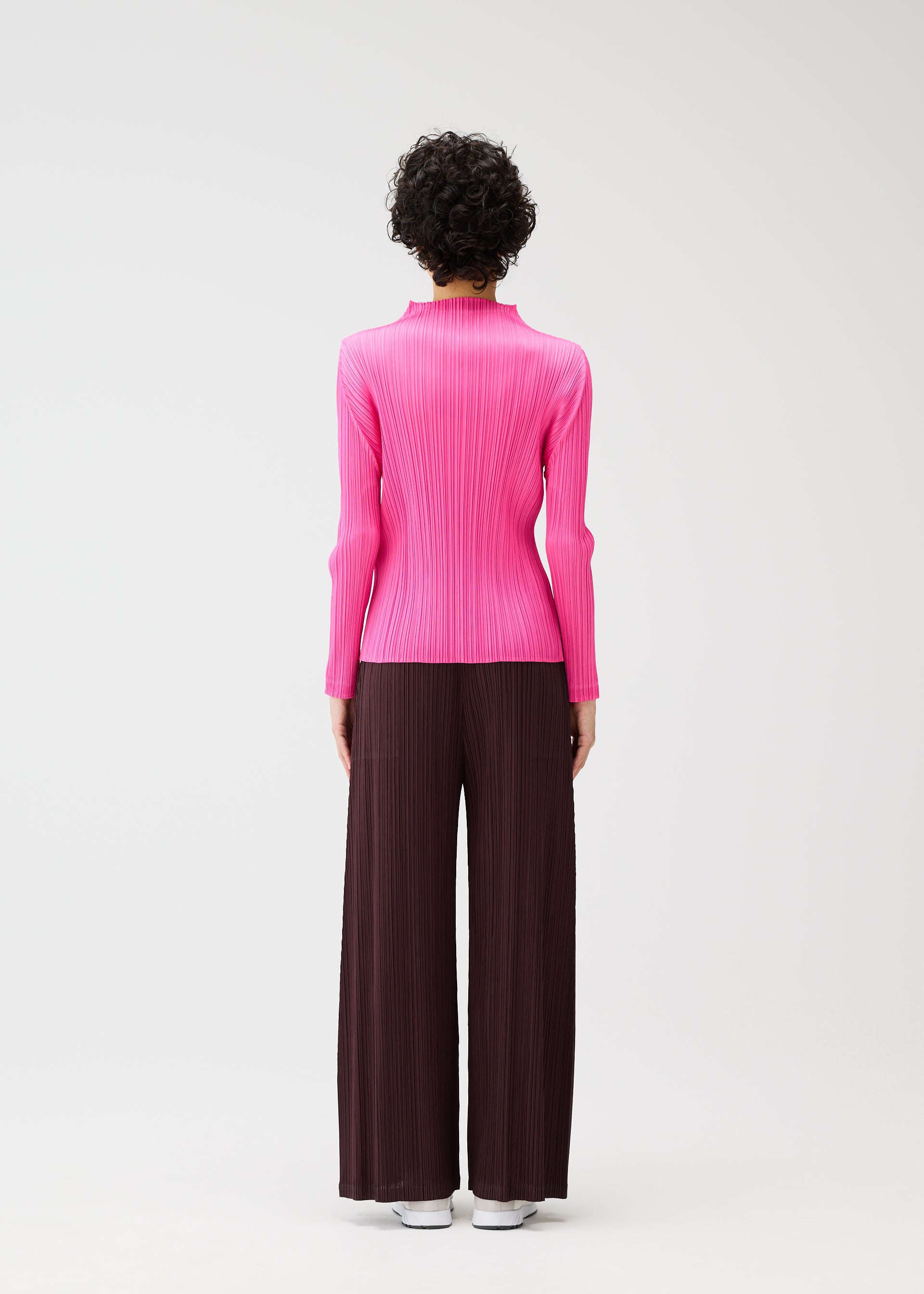 盈月① MONTHLY COLORS : JANUARY – isseymiyake.com