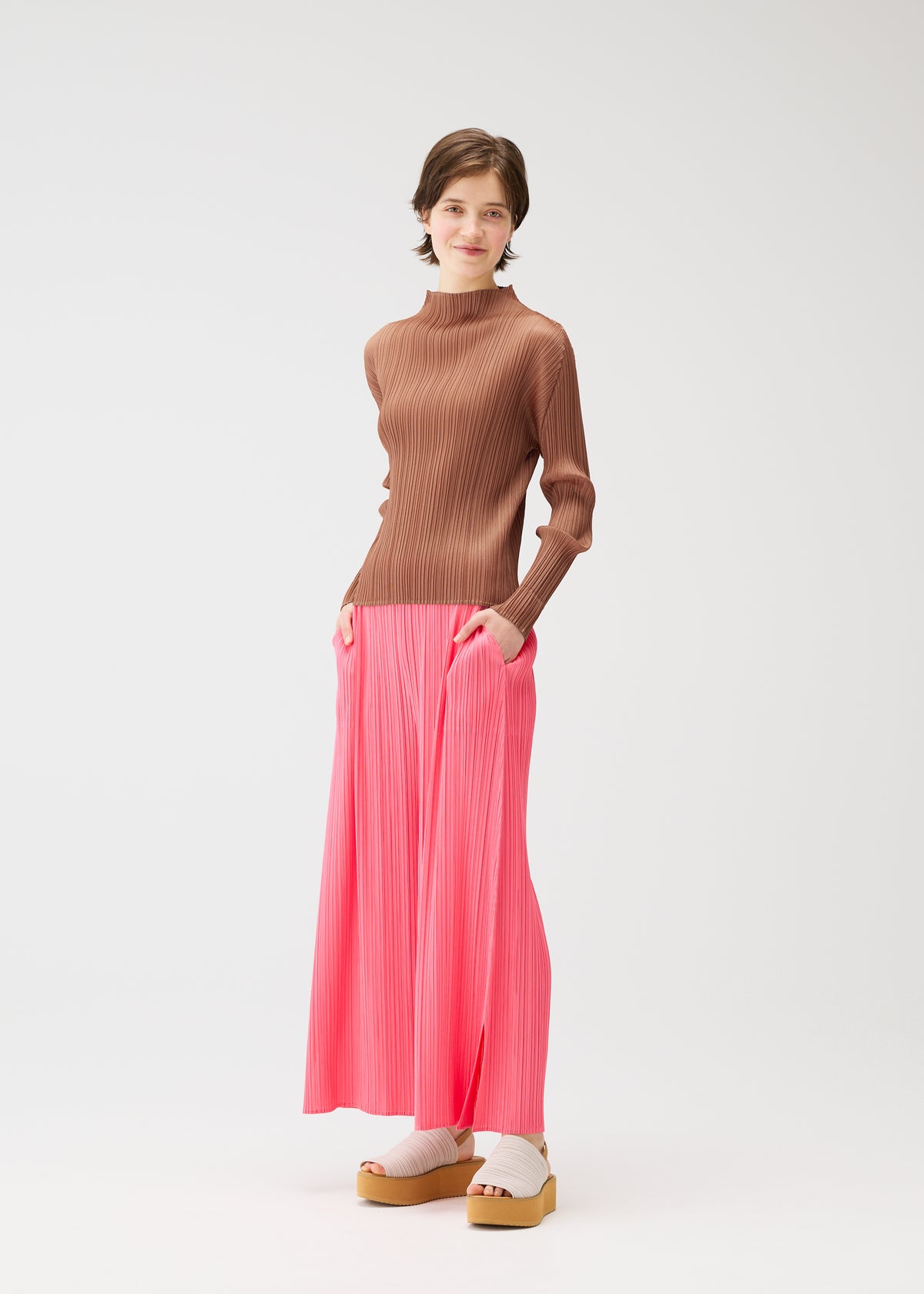 MONTHLY COLORS : MARCH、ウィメンズ_パンツ、着用画像4