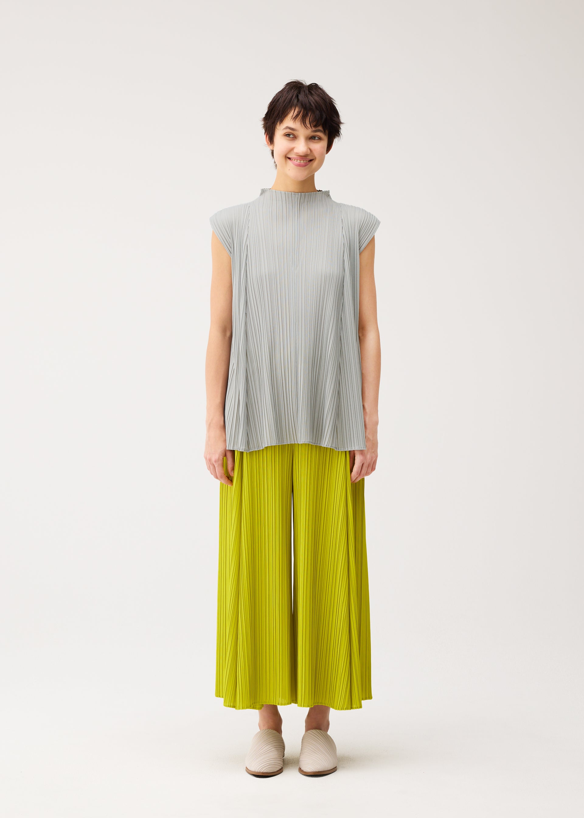 MELLOW PLEATS – isseymiyake.com