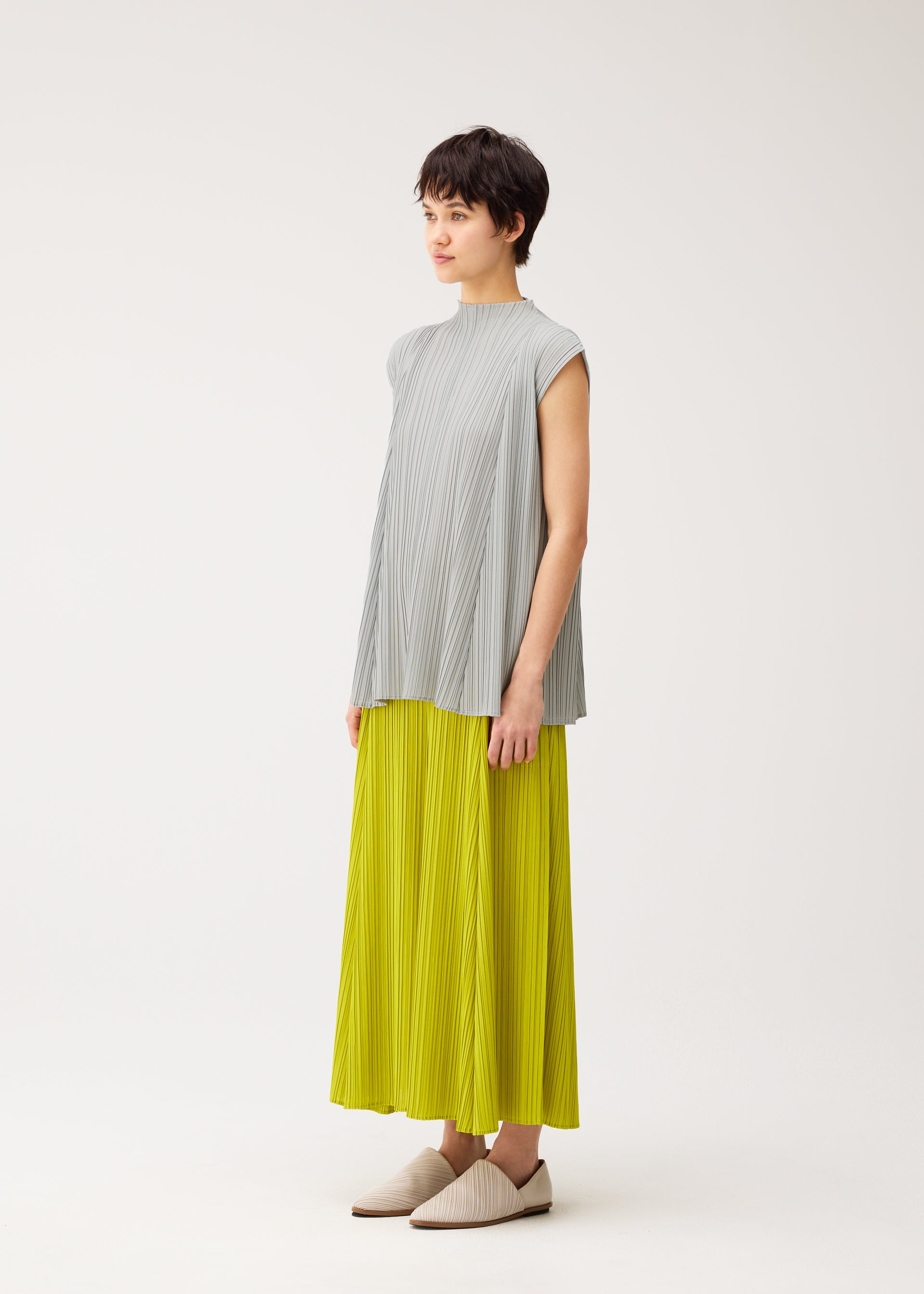 MELLOW PLEATS、ウィメンズ_パンツ、着用画像2