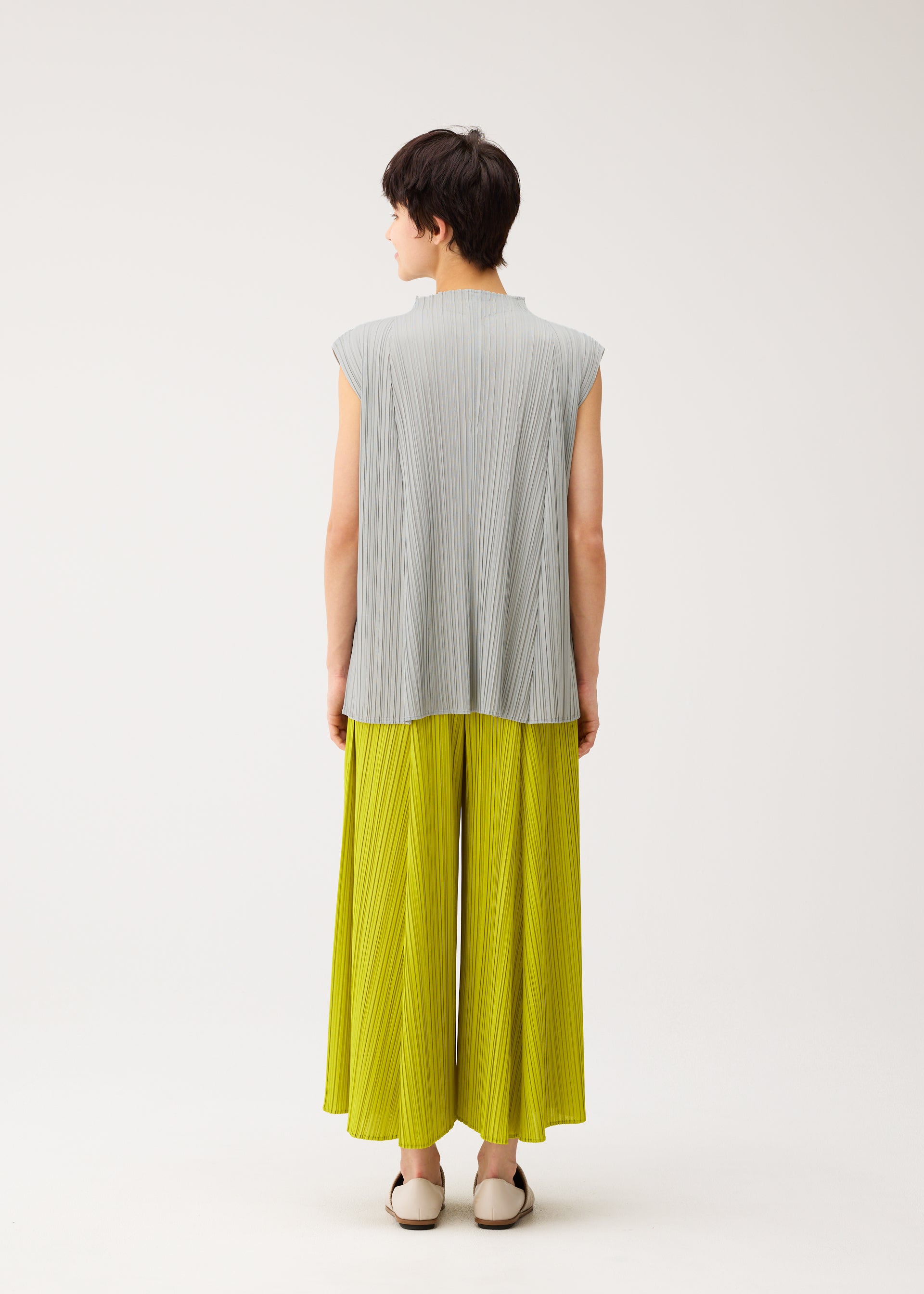 MELLOW PLEATS、ウィメンズ_パンツ、着用画像3