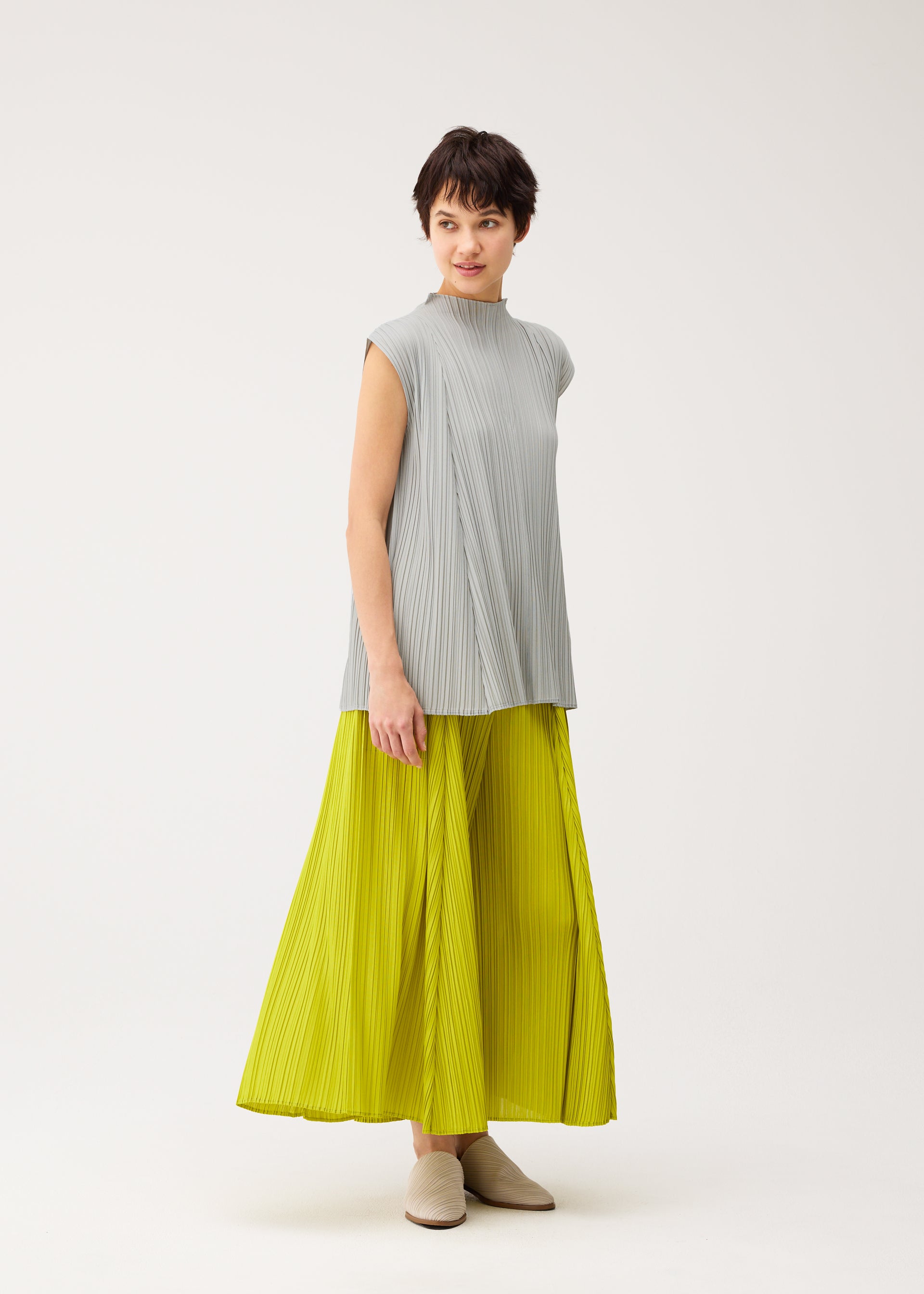 MELLOW PLEATS – isseymiyake.com