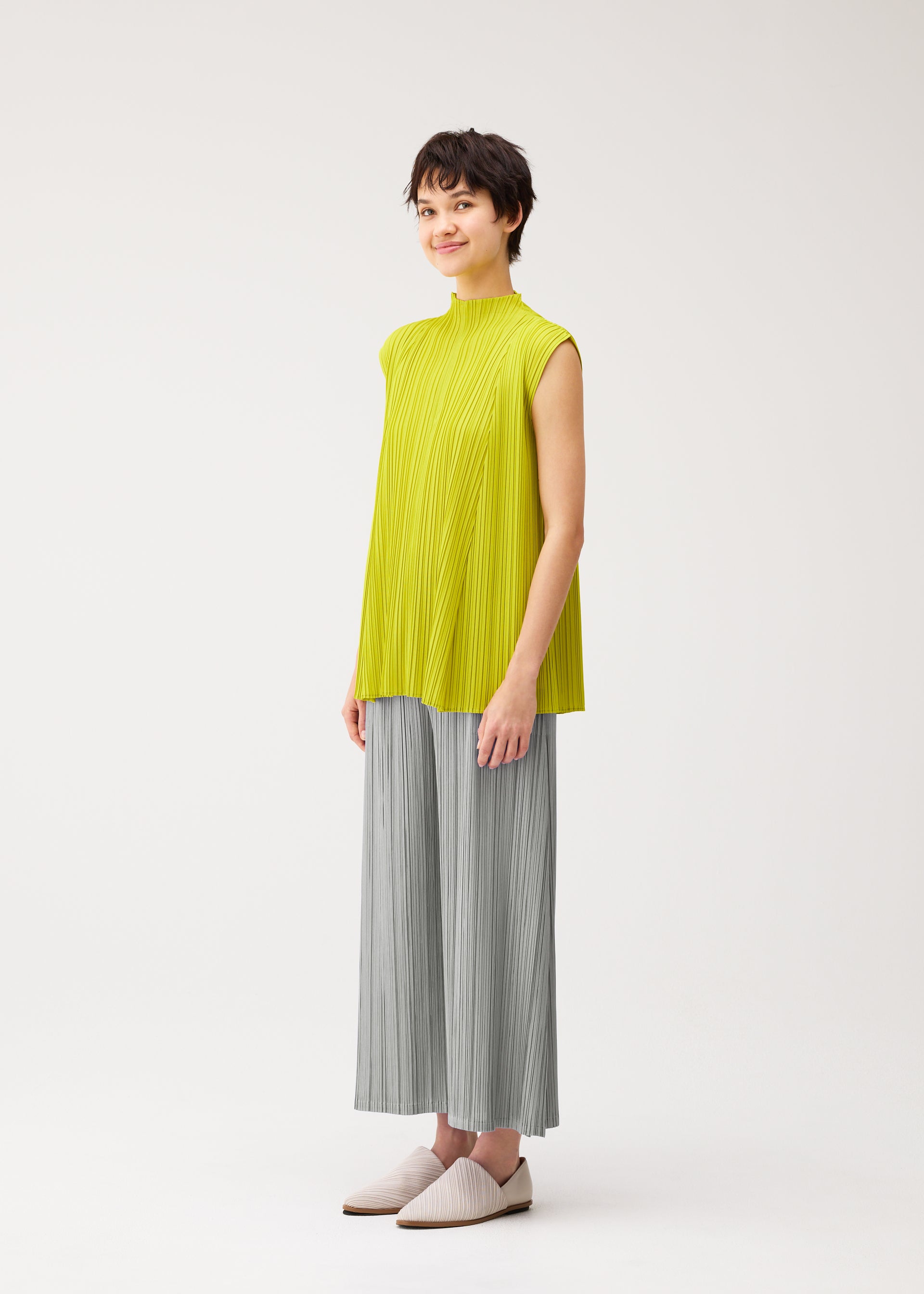 MELLOW PLEATS、ウィメンズ_パンツ、着用画像2