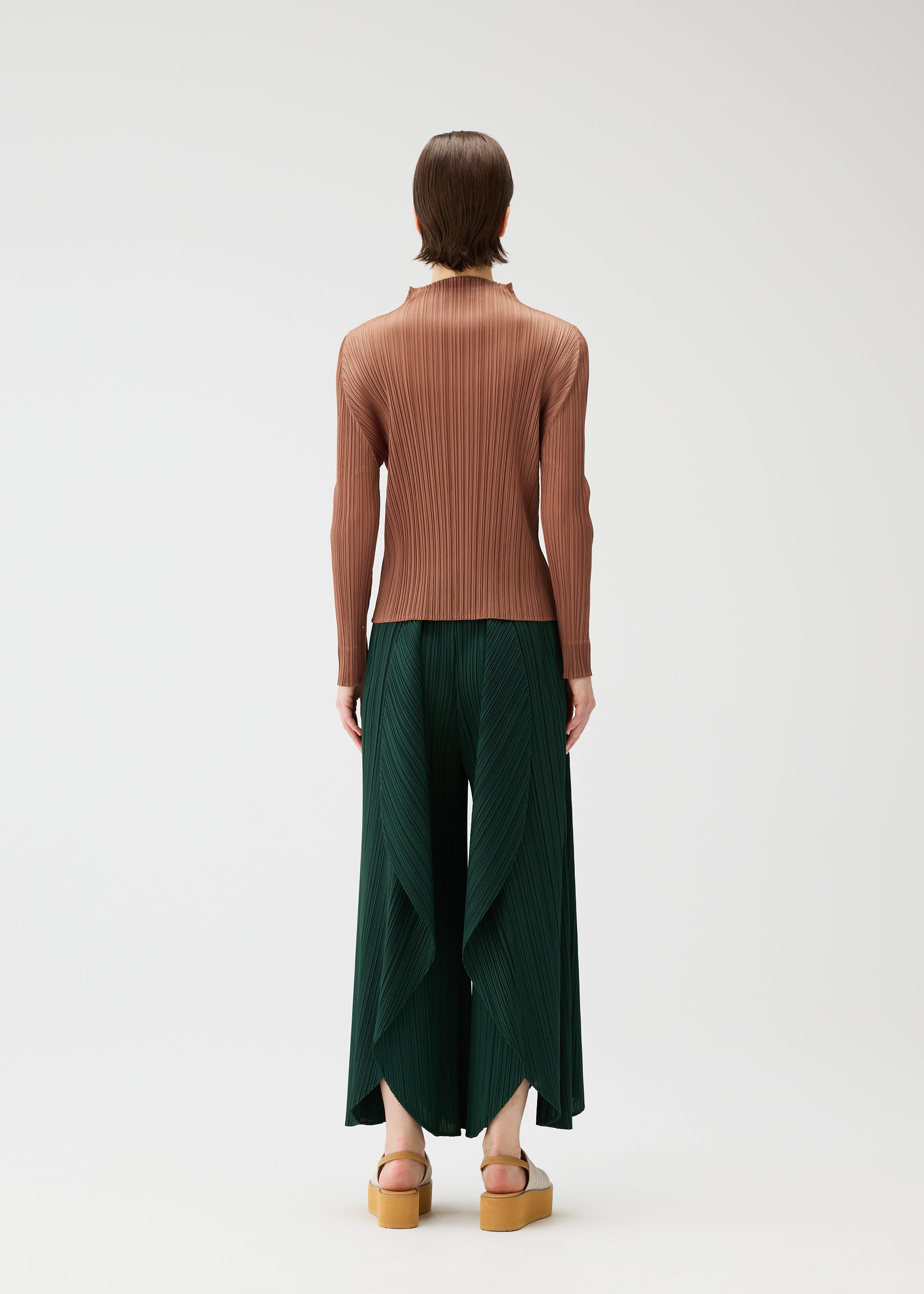 LEAF – isseymiyake.com