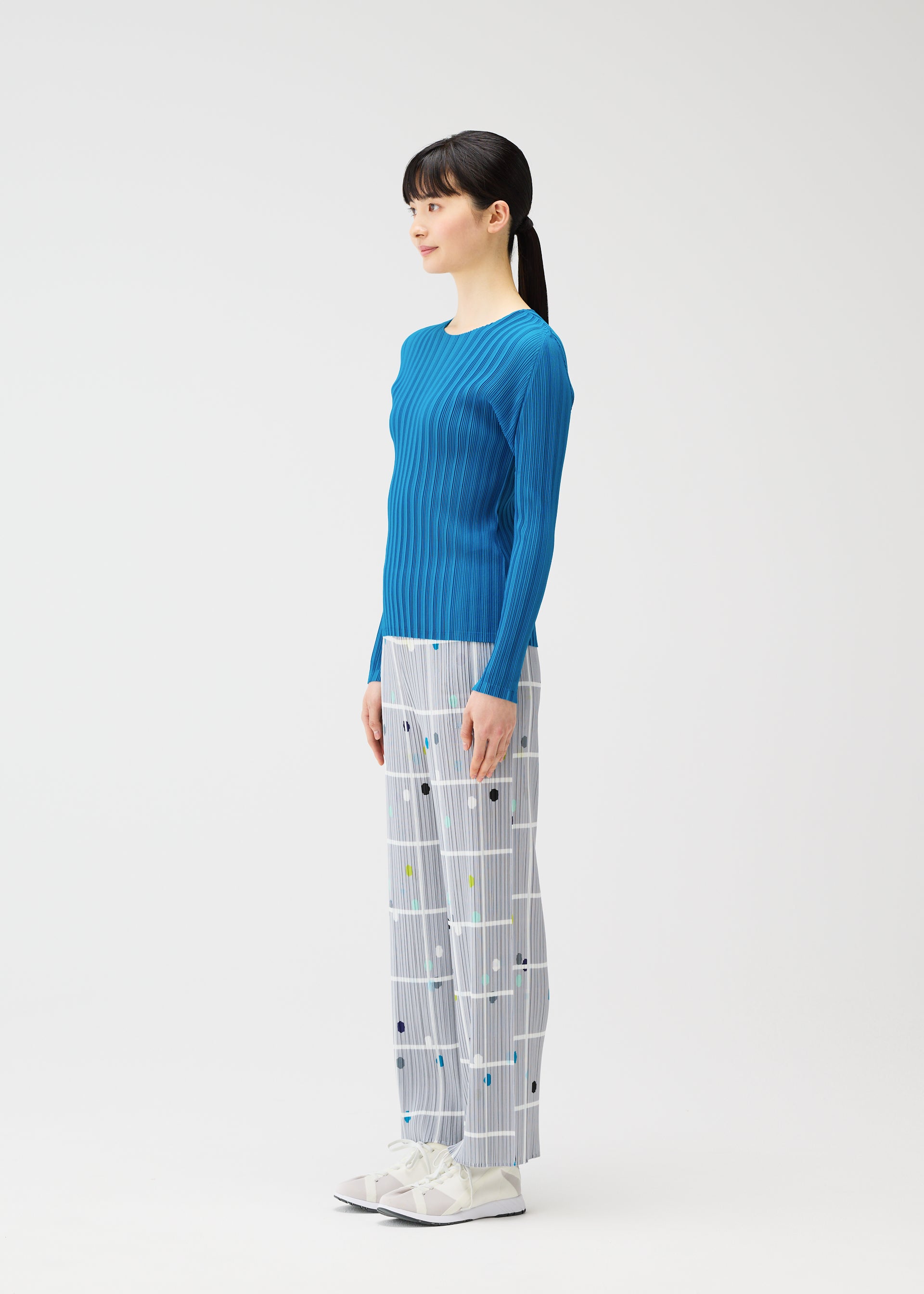 CROSSING DOTS – isseymiyake.com