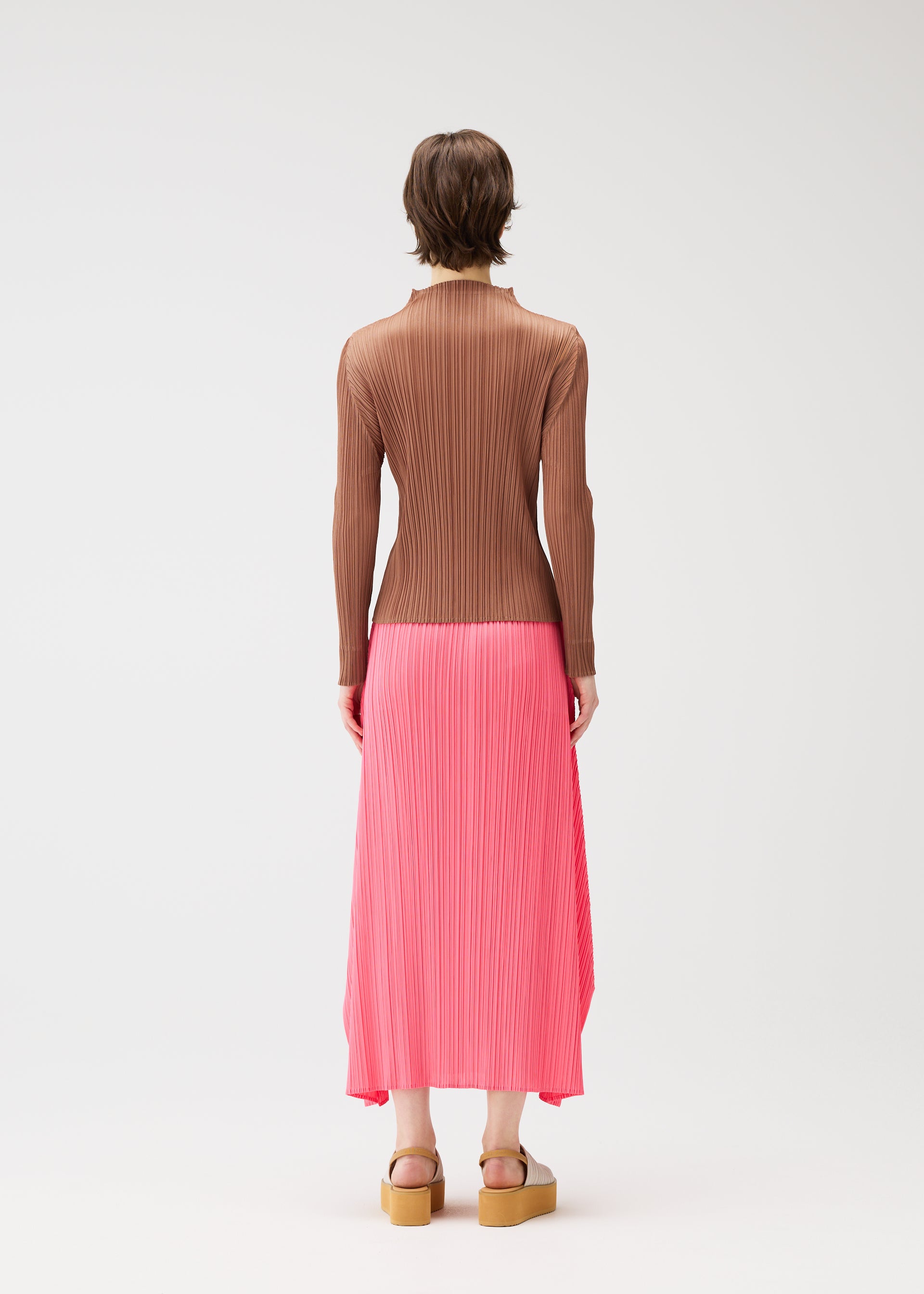MONTHLY COLORS : MARCH – isseymiyake.com