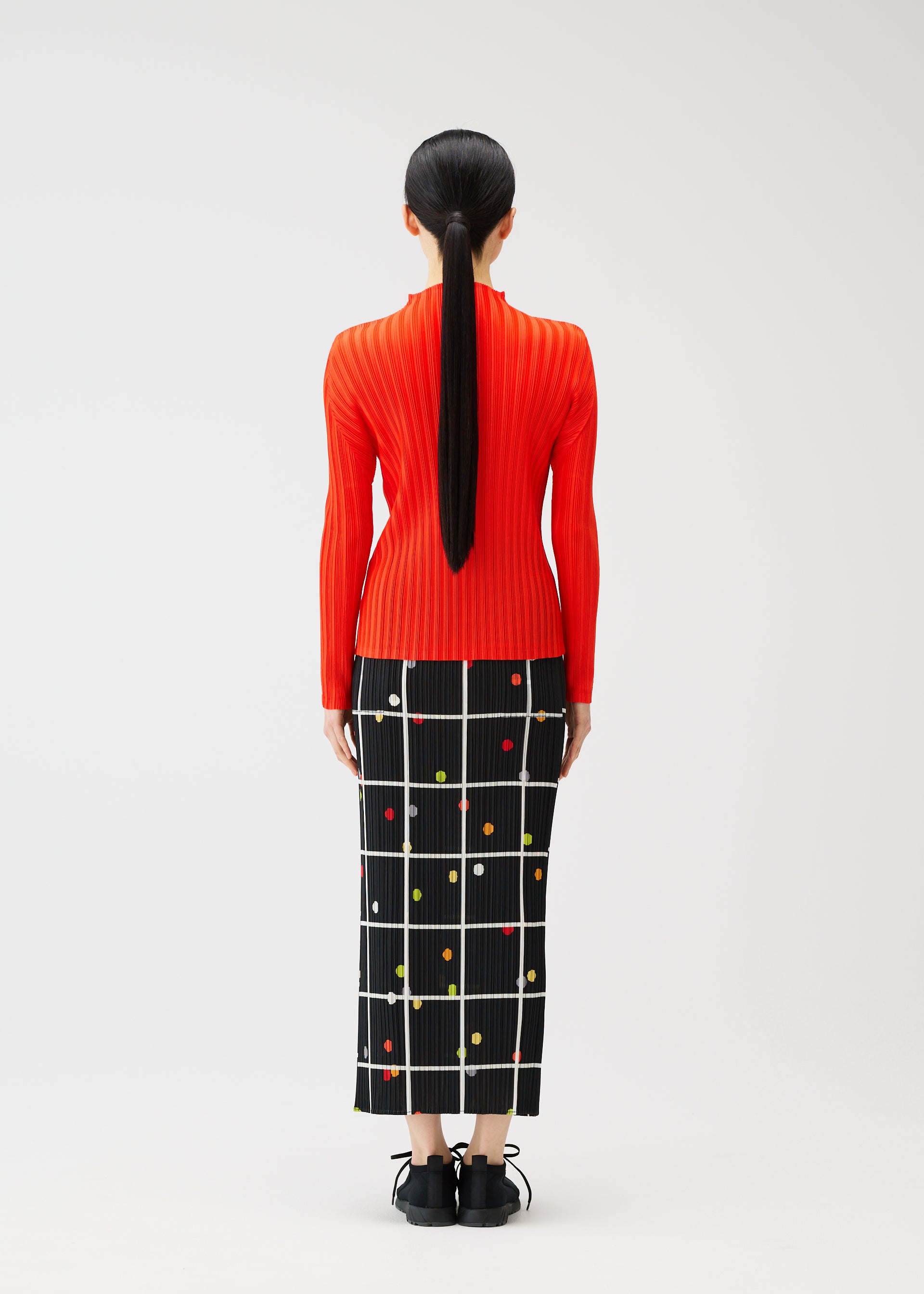 CROSSING DOTS – isseymiyake.com