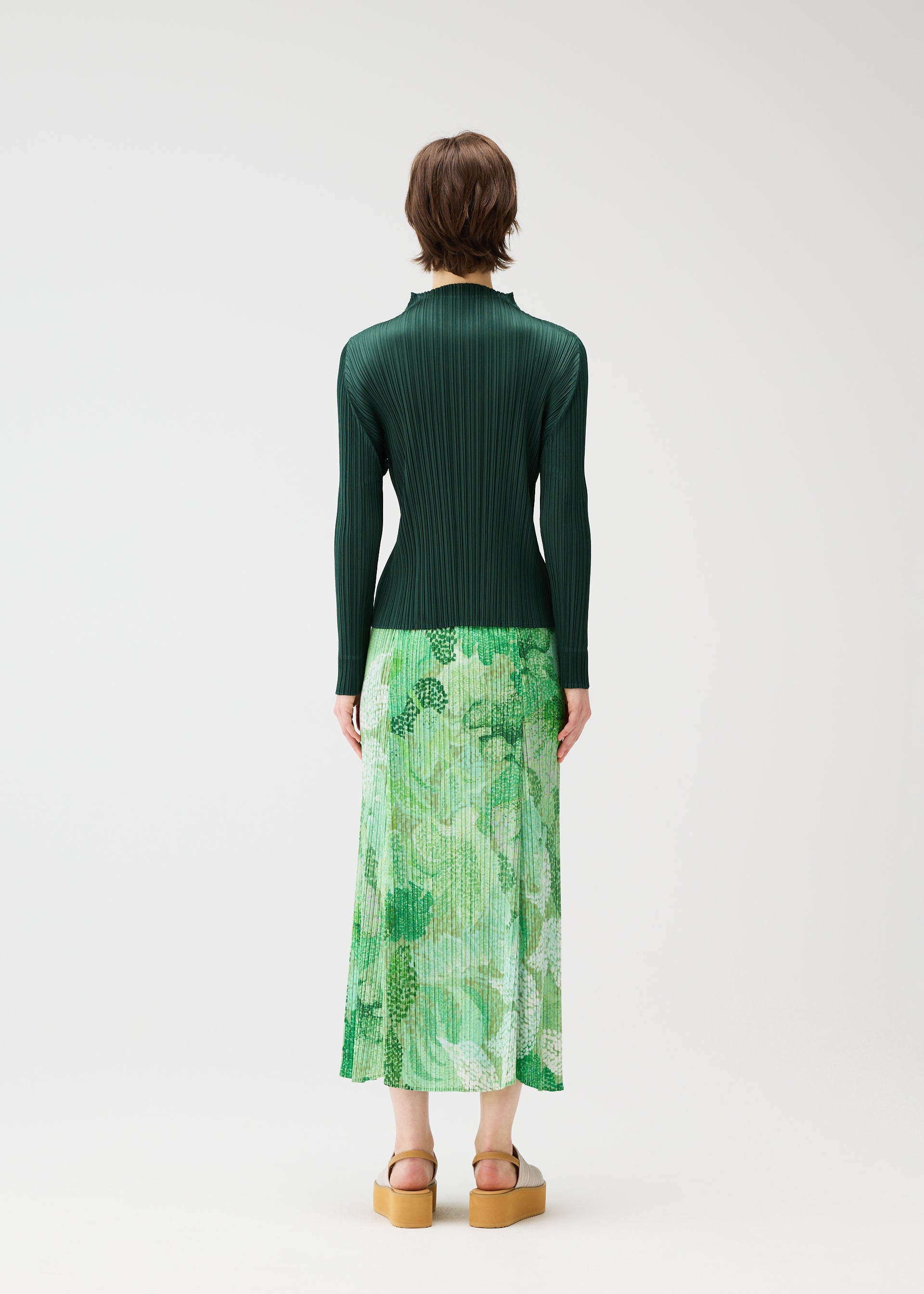 FOGGY FOREST – isseymiyake.com