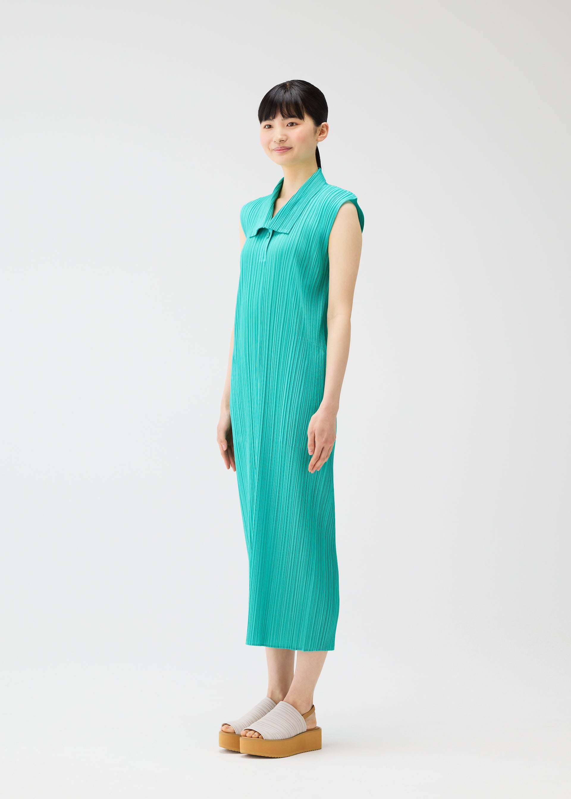 MONTHLY COLORS : MAY – isseymiyake.com