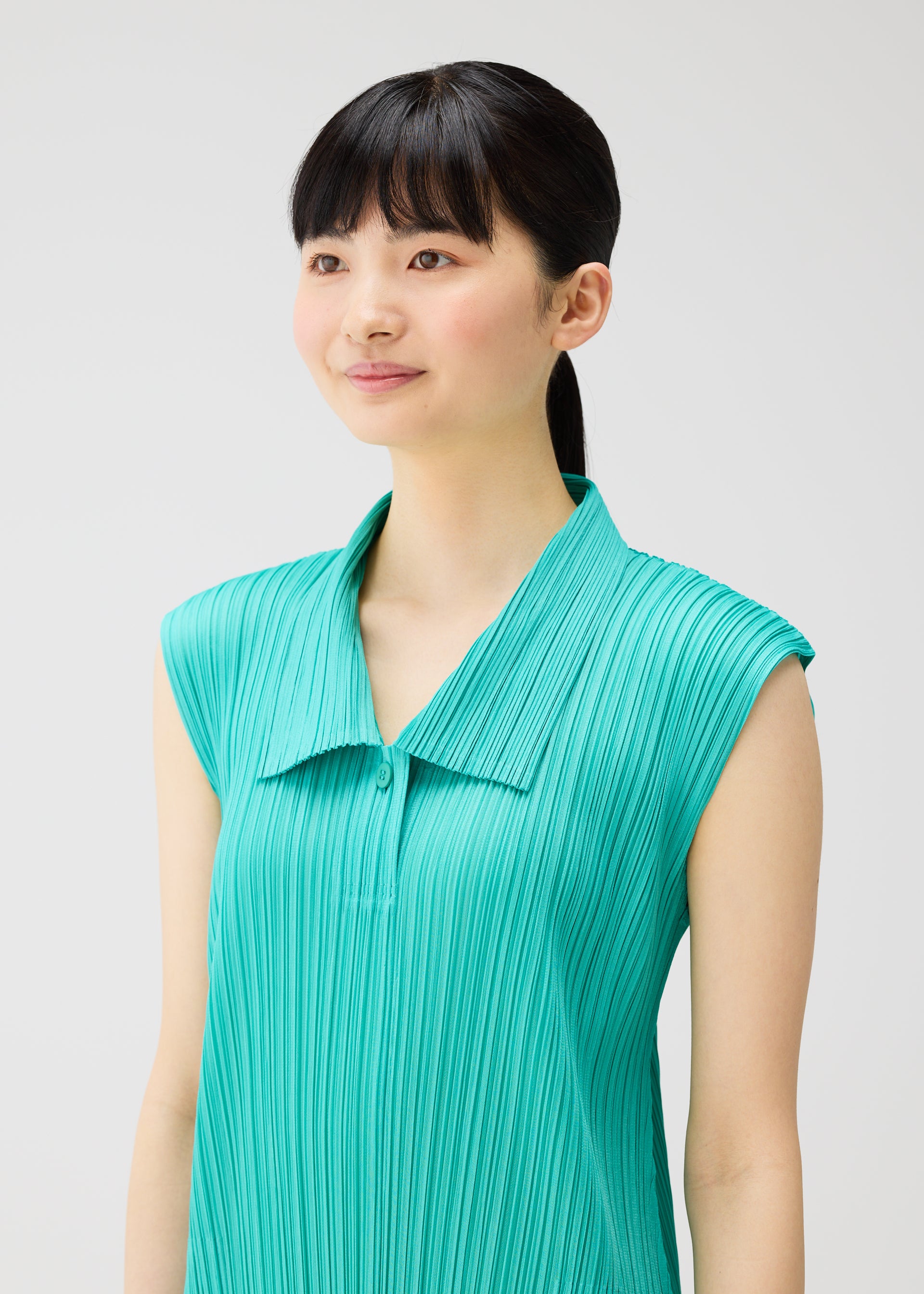 MONTHLY COLORS : MAY – isseymiyake.com