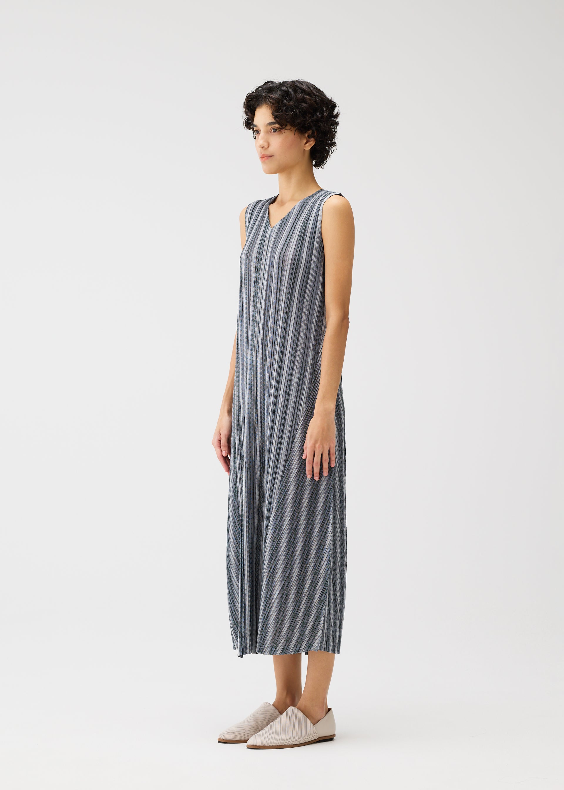 COTTON ZIGZAG – isseymiyake.com