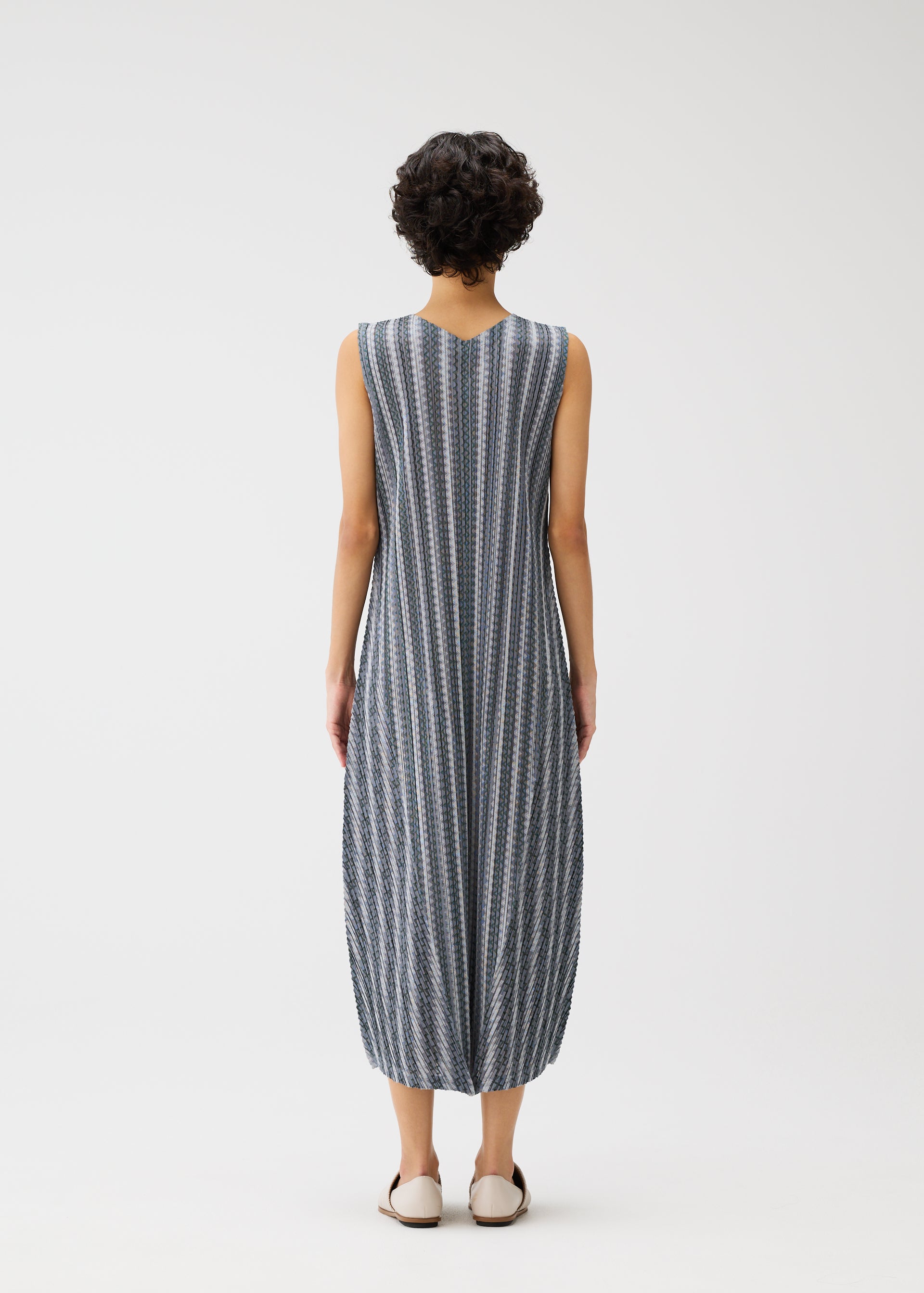 COTTON ZIGZAG – isseymiyake.com