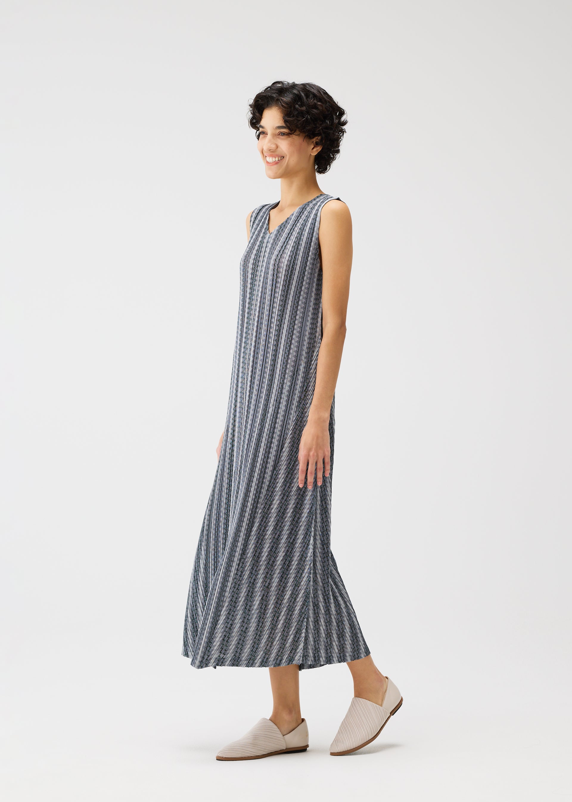 COTTON ZIGZAG – isseymiyake.com