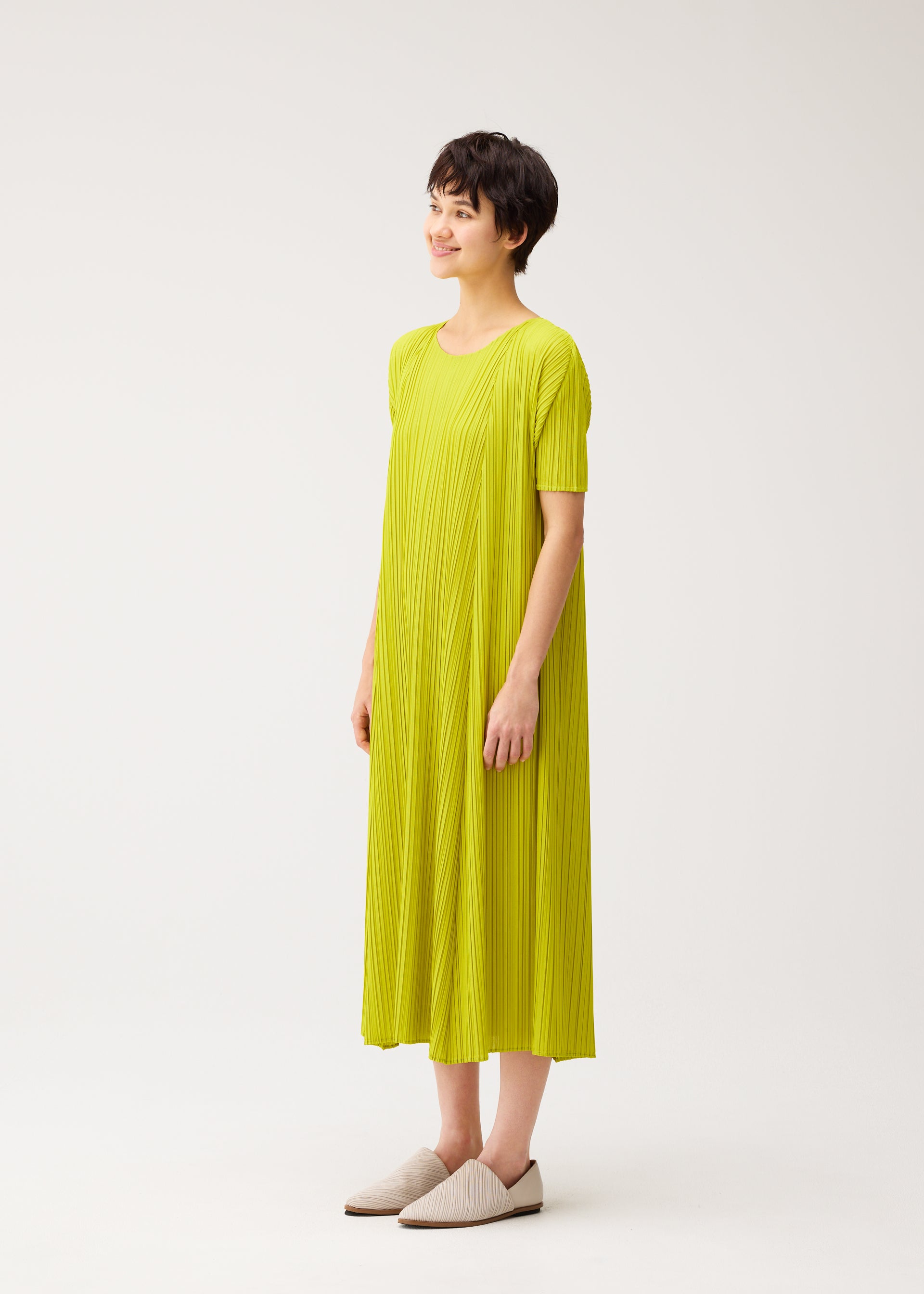 MELLOW PLEATS、ウィメンズ_ワンピース、着用画像2