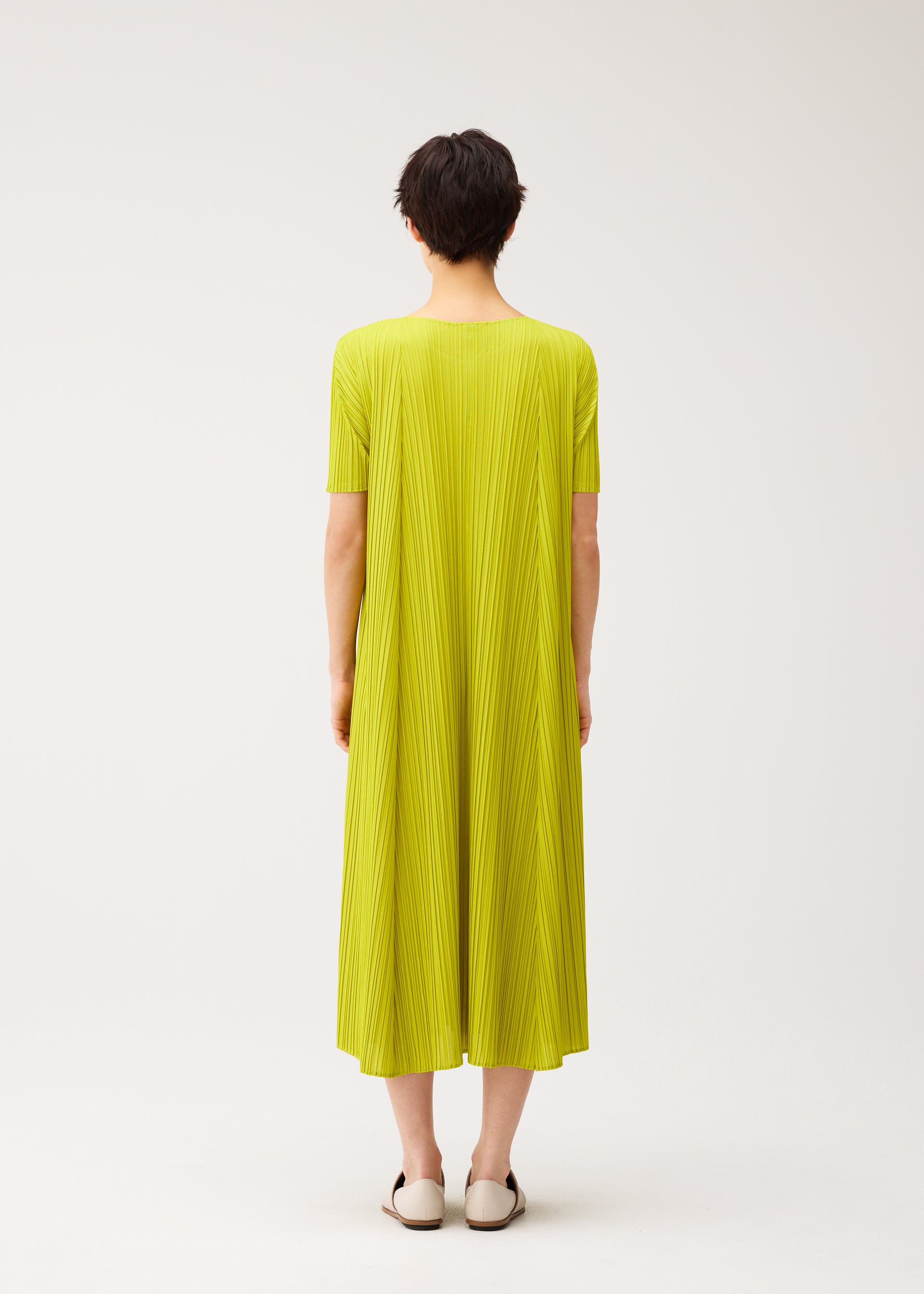 MELLOW PLEATS、ウィメンズ_ワンピース、着用画像3