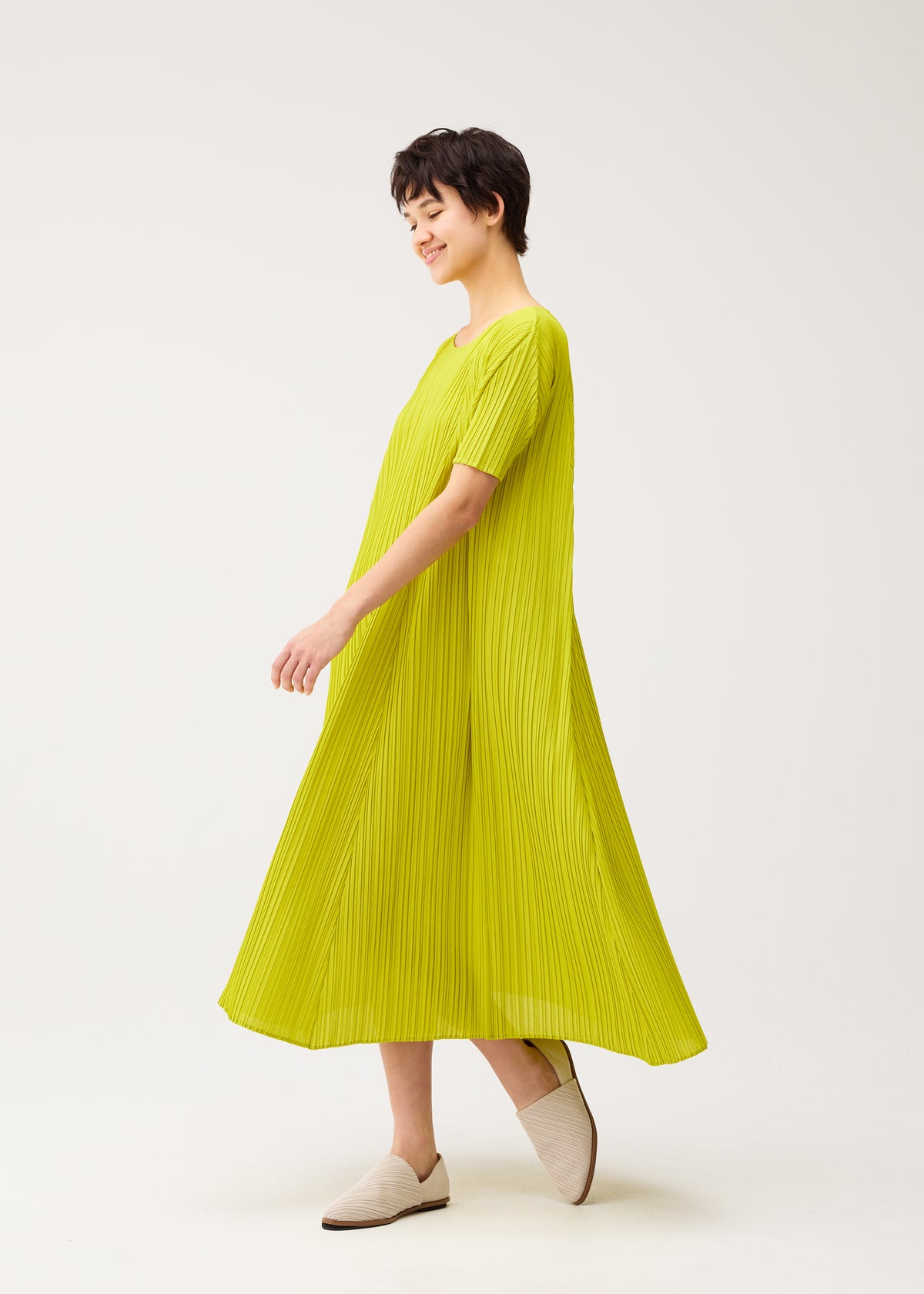 MELLOW PLEATS、ウィメンズ_ワンピース、着用画像4