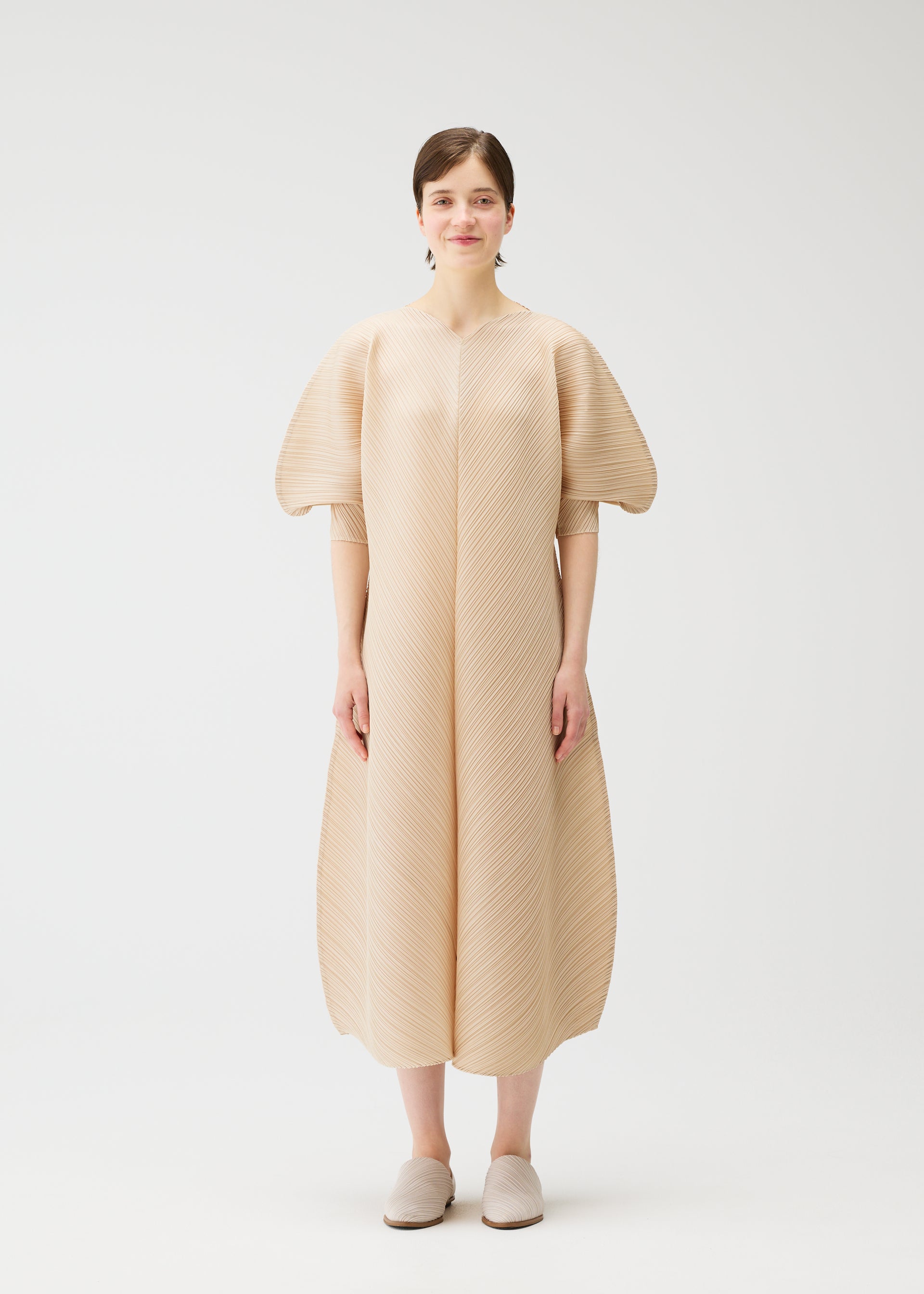 ウィメンズ／ワンピース – isseymiyake.com