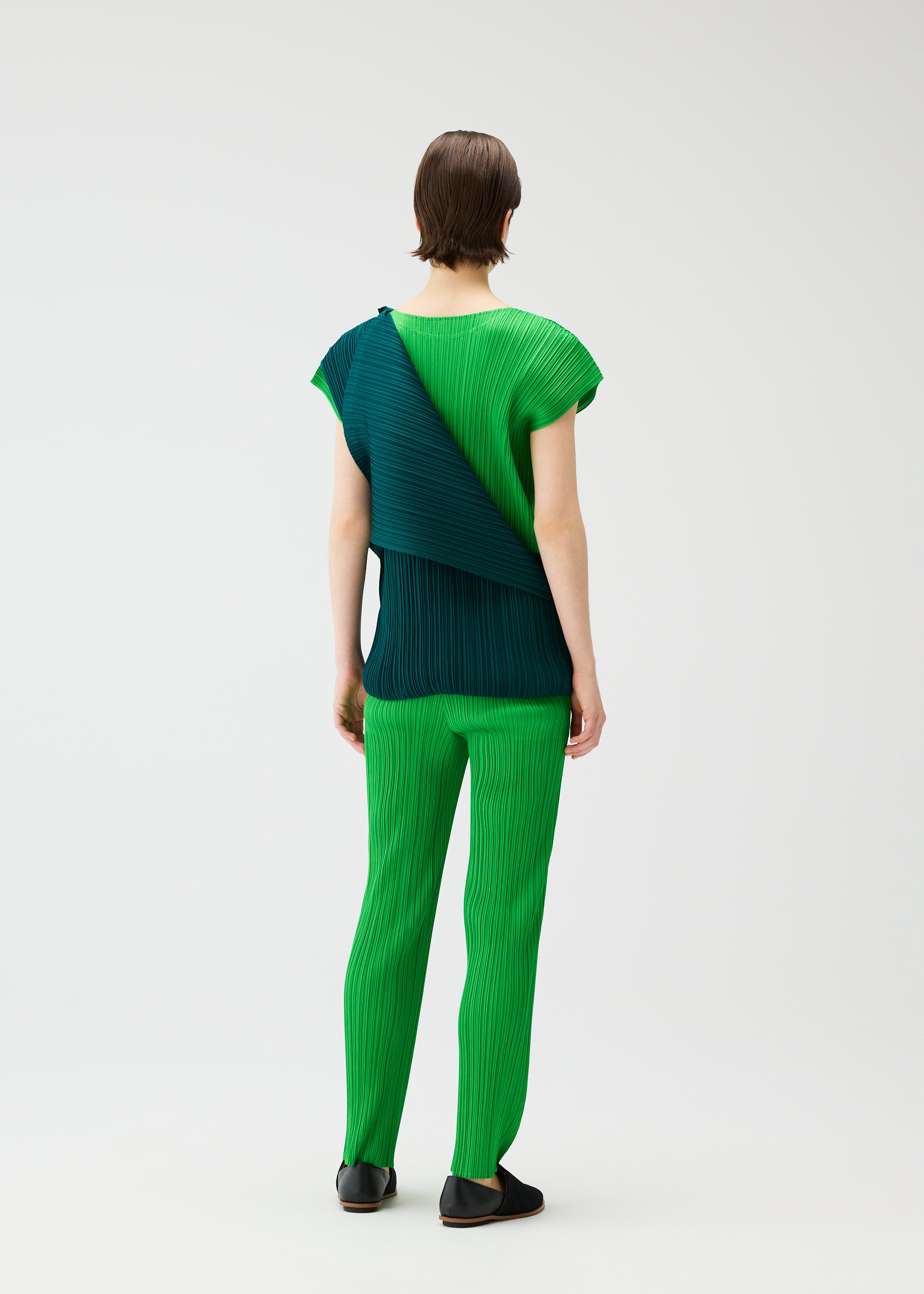 SWING – isseymiyake.com