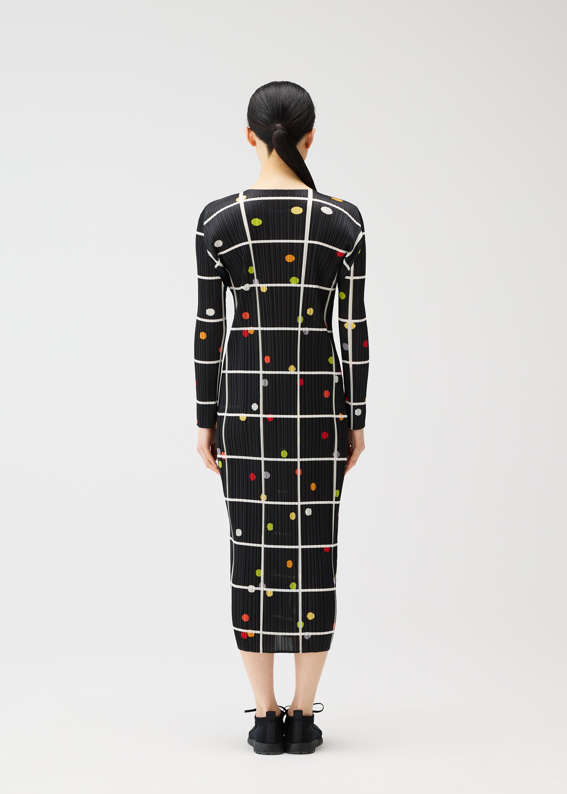 CROSSING DOTS – isseymiyake.com