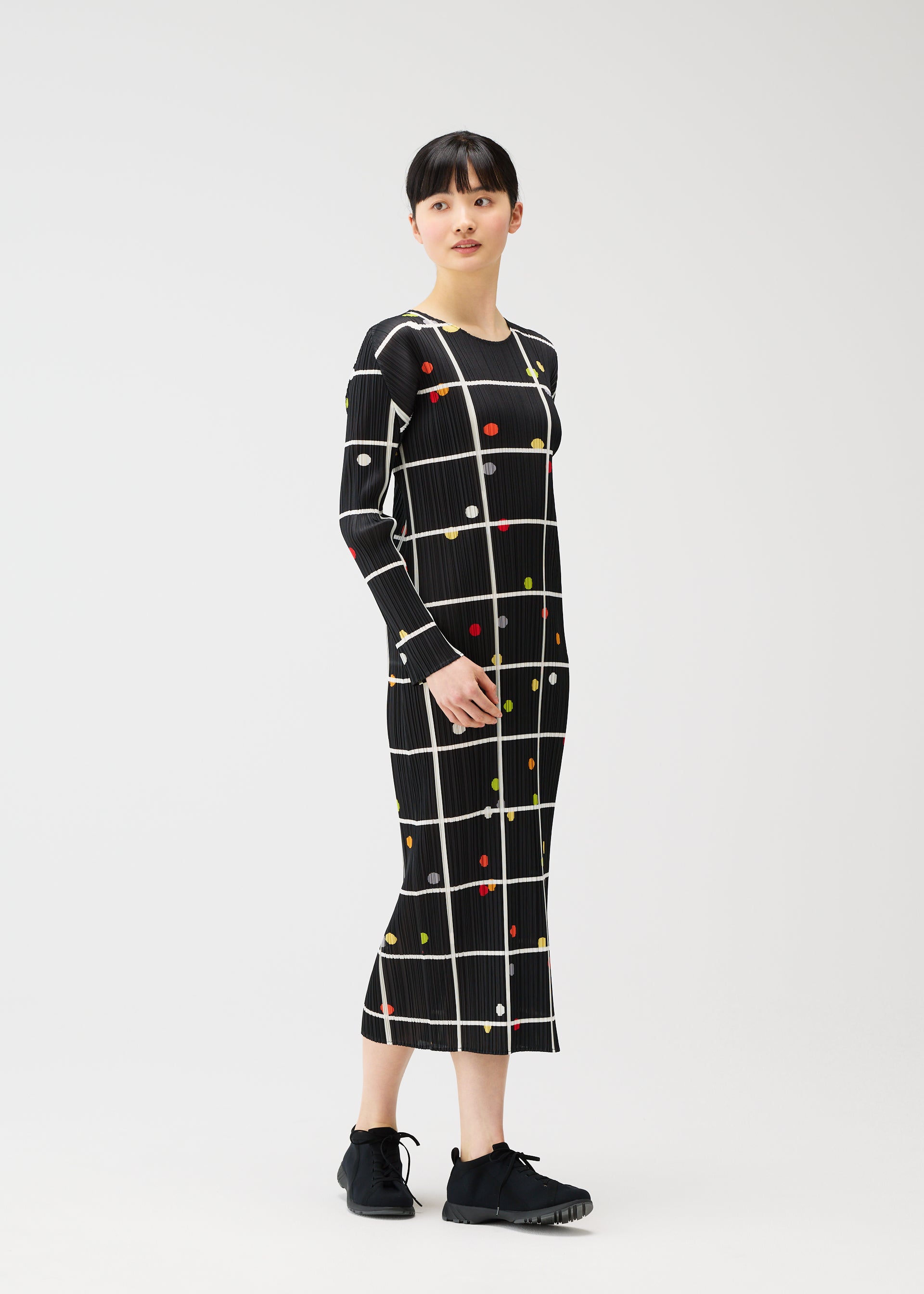 CROSSING DOTS – isseymiyake.com