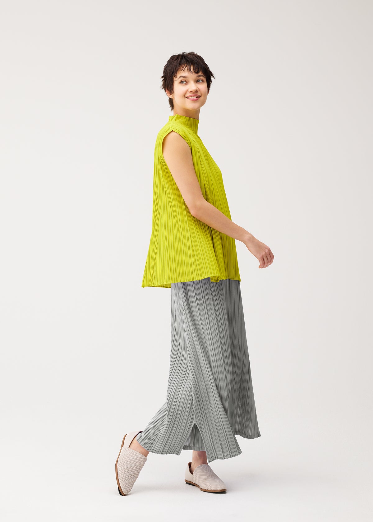 MELLOW PLEATS、ウィメンズ_トップス_トップ、着用画像4