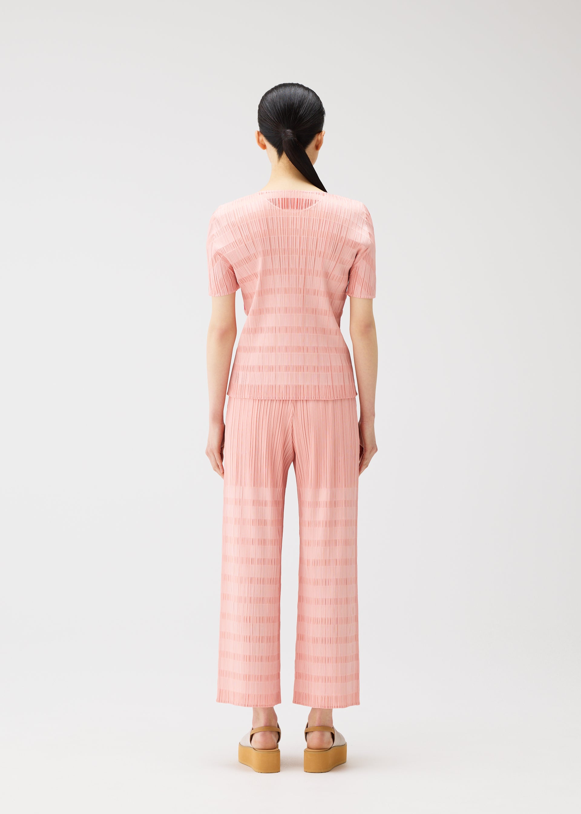 BUMPY BASKET – isseymiyake.com