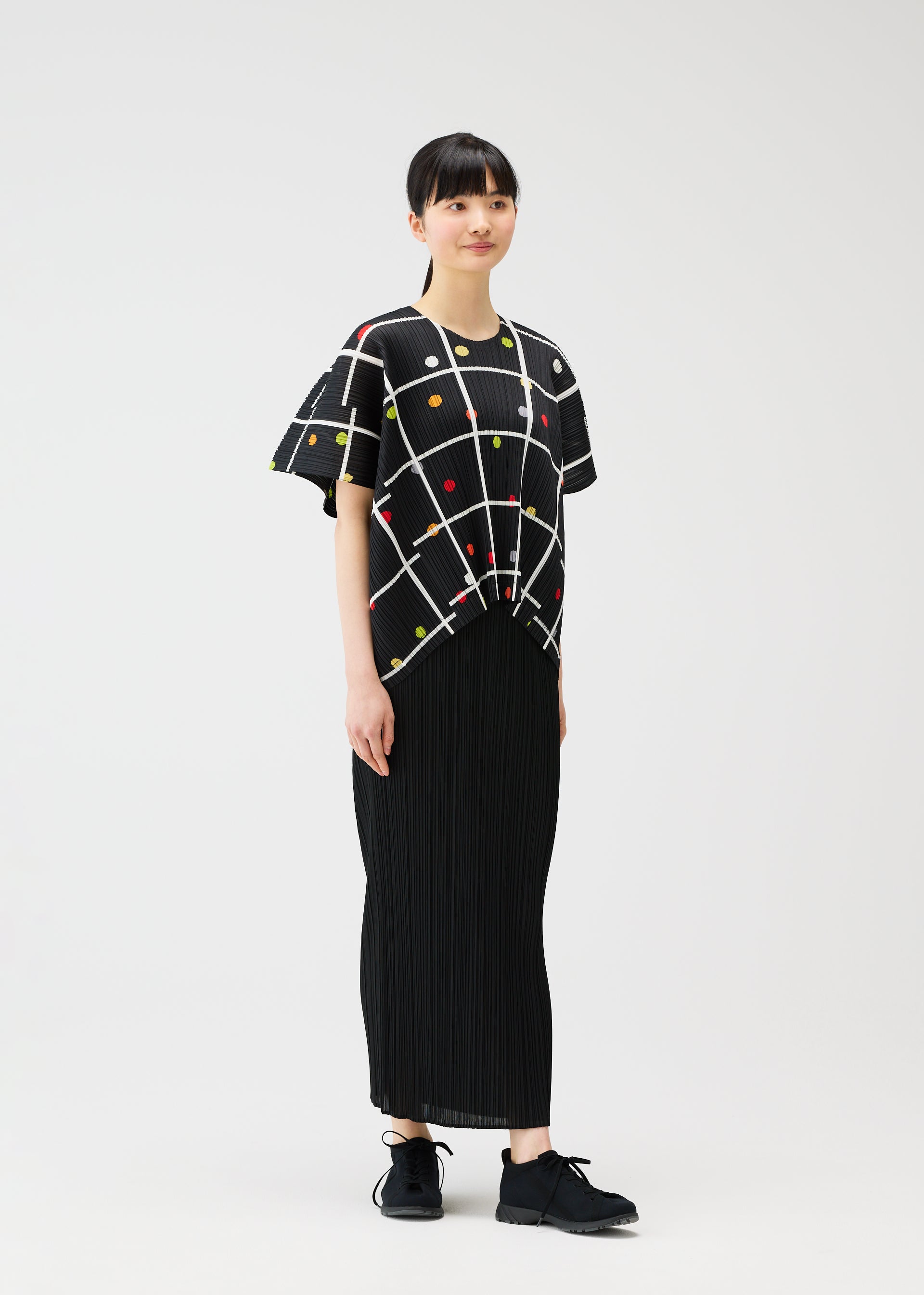 CROSSING DOTS – isseymiyake.com