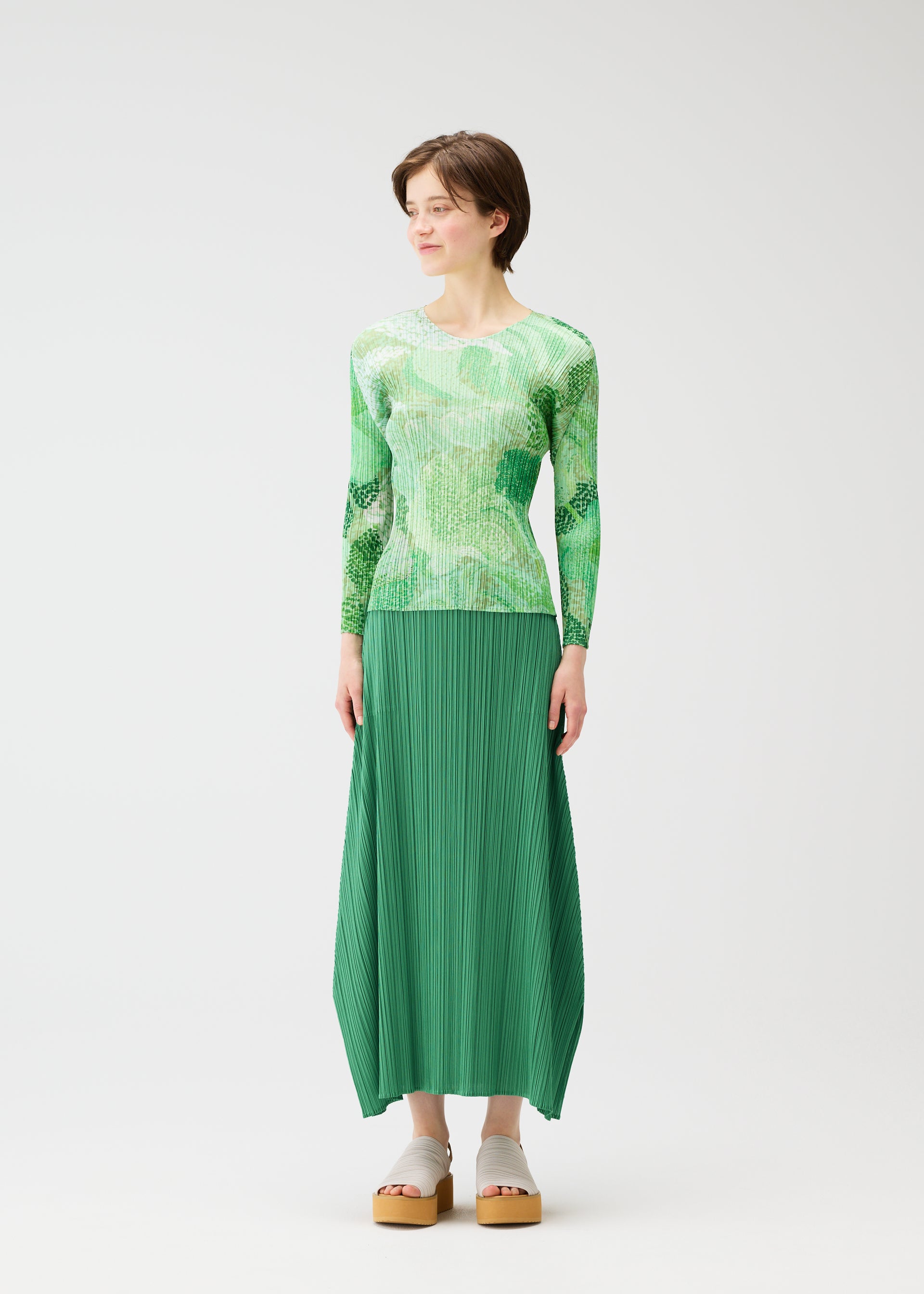 FOGGY FOREST – isseymiyake.com