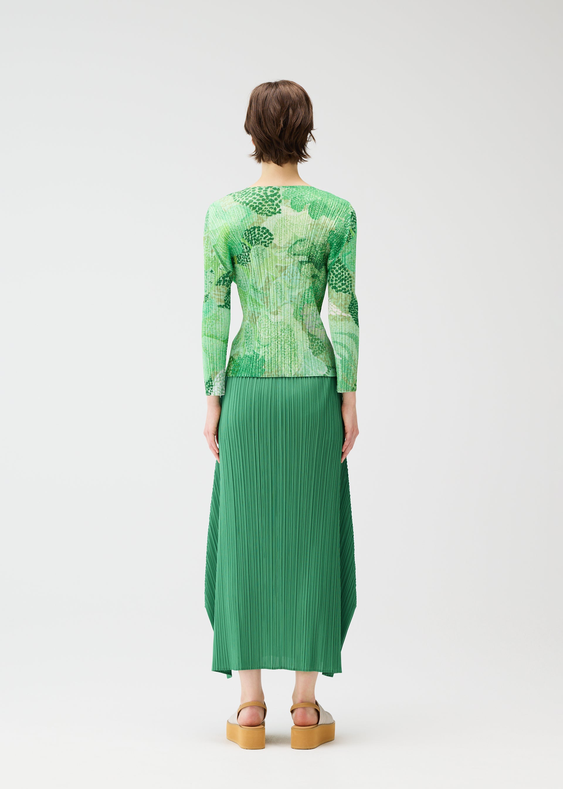 FOGGY FOREST – isseymiyake.com